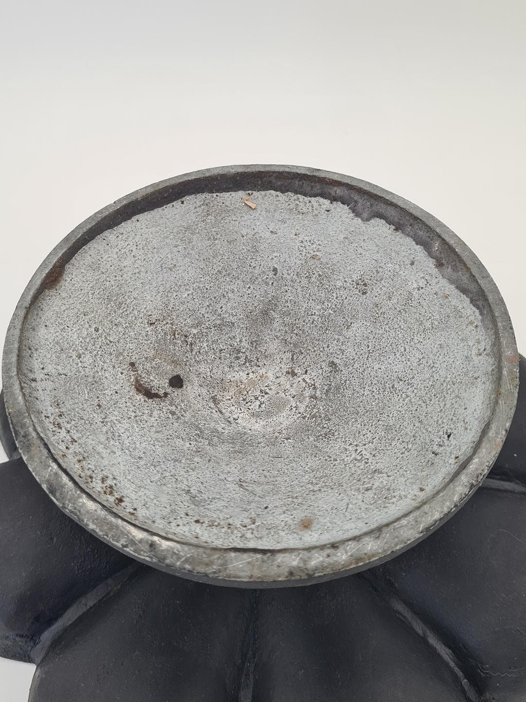Rotating cobbler's organizer, black cast iron, USA, early 20th c. - 374001