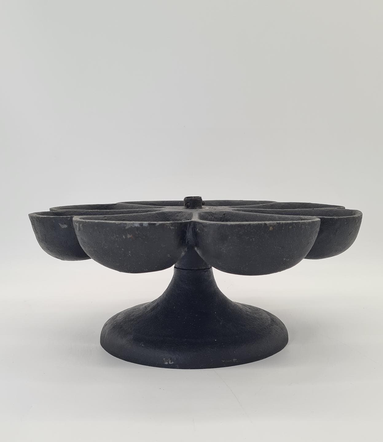 Rotating cobbler's organizer, black cast iron, USA, early 20th c. - 373996