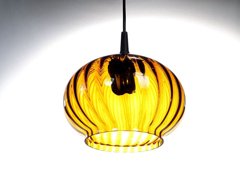 Lampa wisząca Pop Art, szkło sodowe bursztynowy, czarny, Polska, lata 70. - 374568