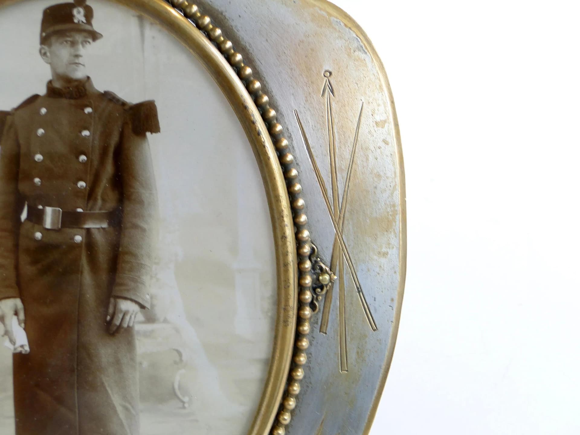 Photo frame, painter's palette, copper brass, France, 19th c. - 27420