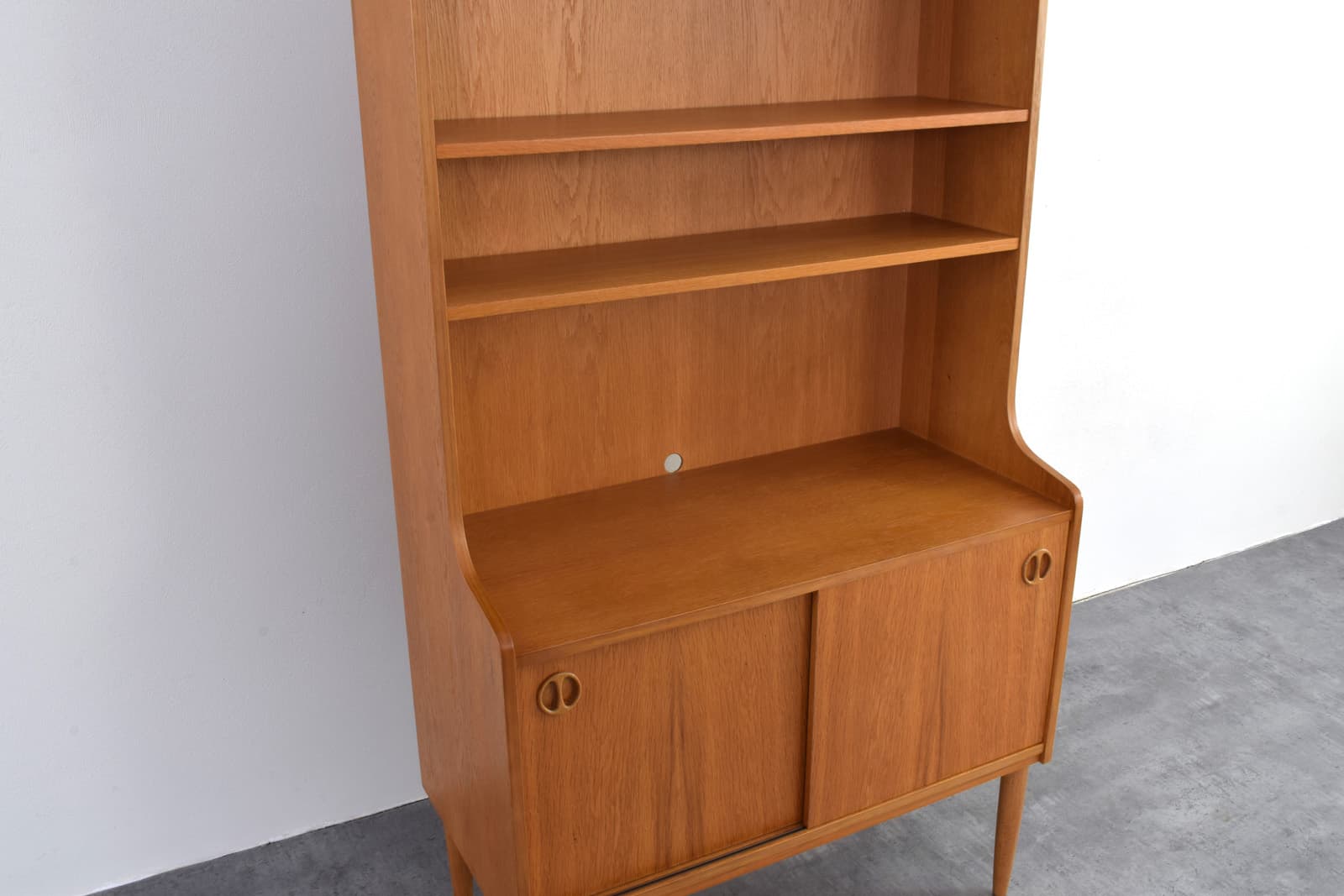 Biblioteczka, dąb brązowy, Dania, lata 60. - 375649