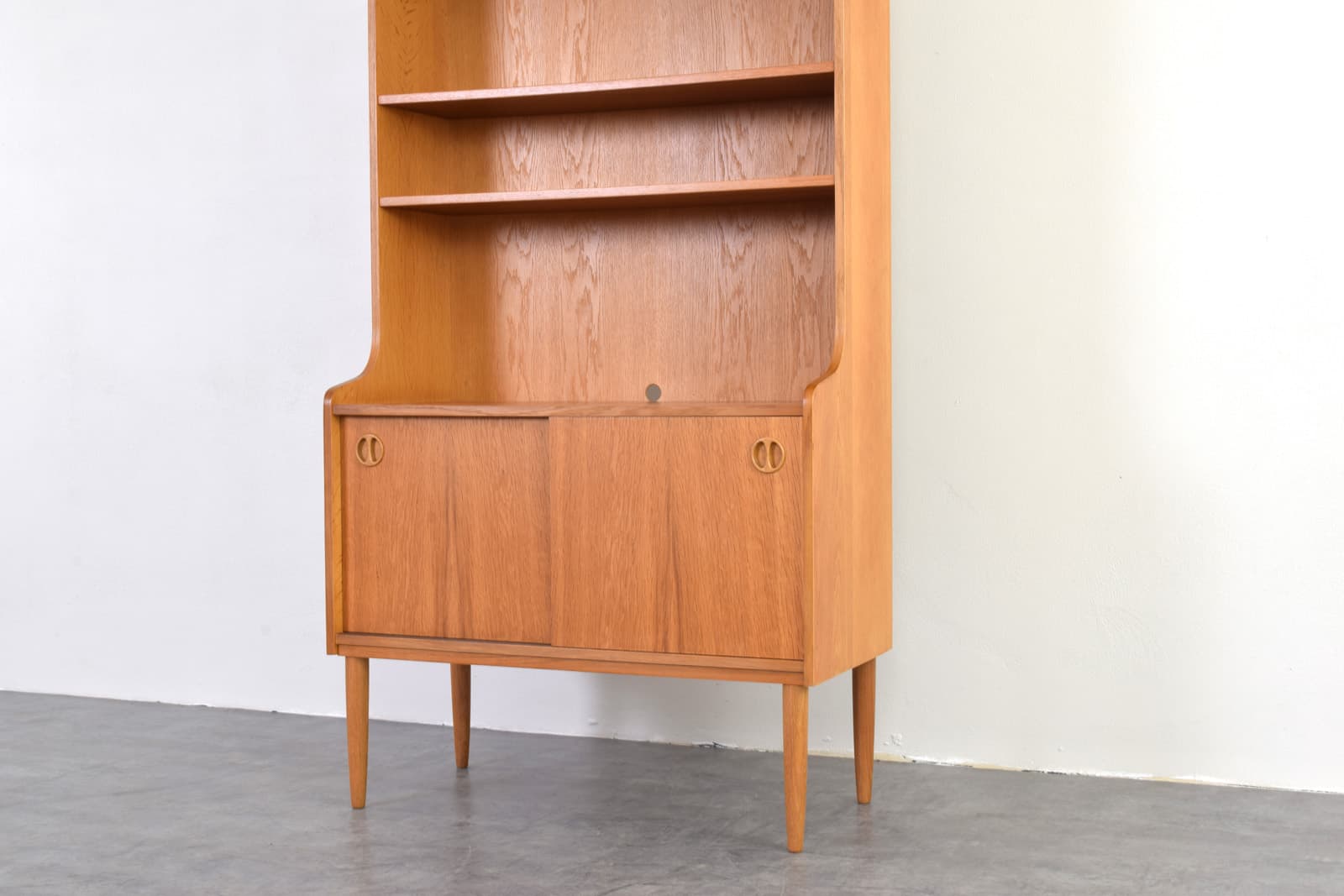 Biblioteczka, dąb brązowy, Dania, lata 60. - 375646