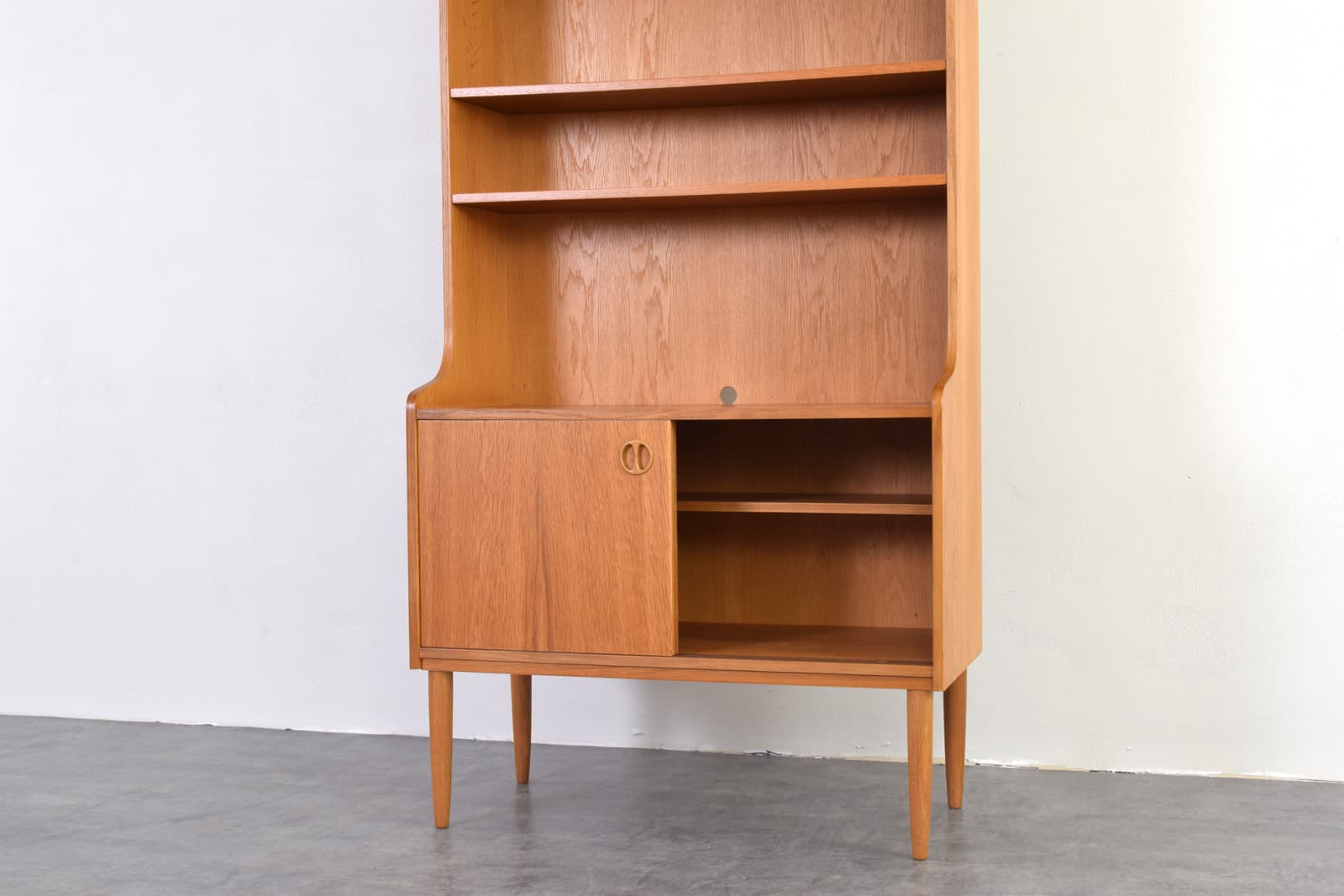 Biblioteczka, dąb brązowy, Dania, lata 60. - 375647