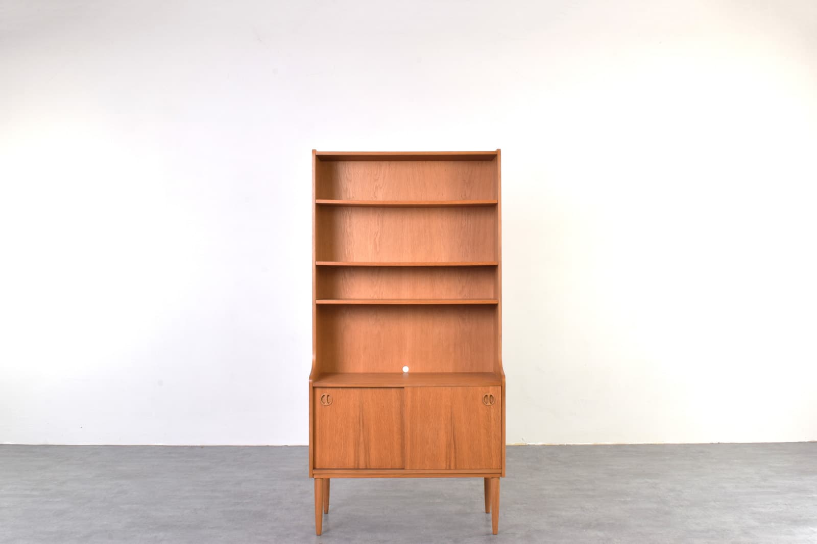 Biblioteczka, dąb brązowy, Dania, lata 60. - 375637
