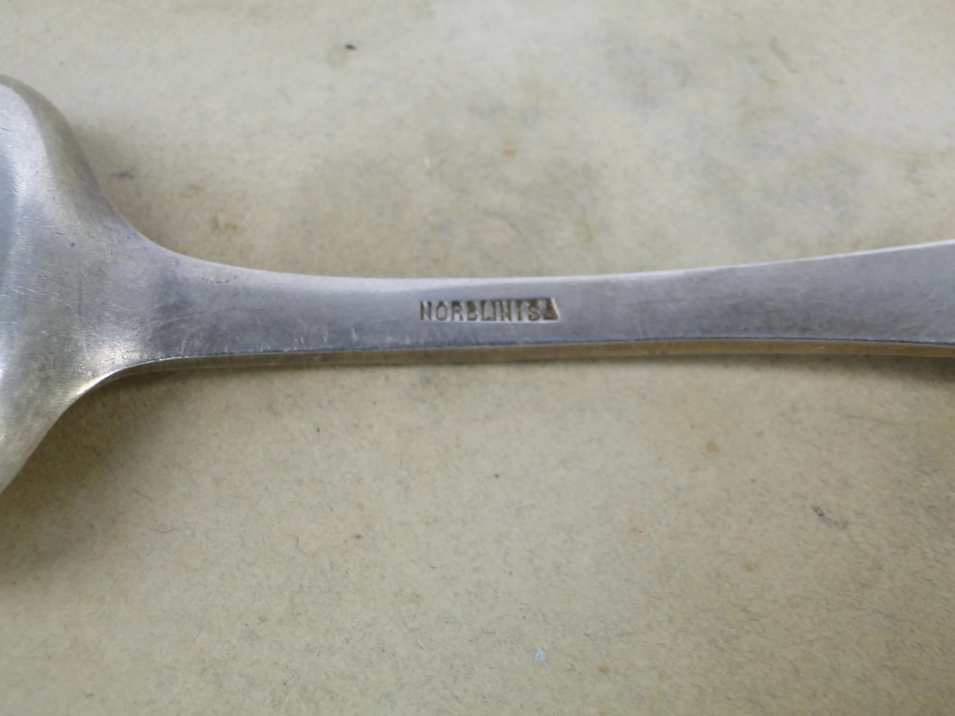 Srebrzona łopatka do cukiernicy w stylu art deco, Norblin & Ska, Polska, lata 30. - 27606