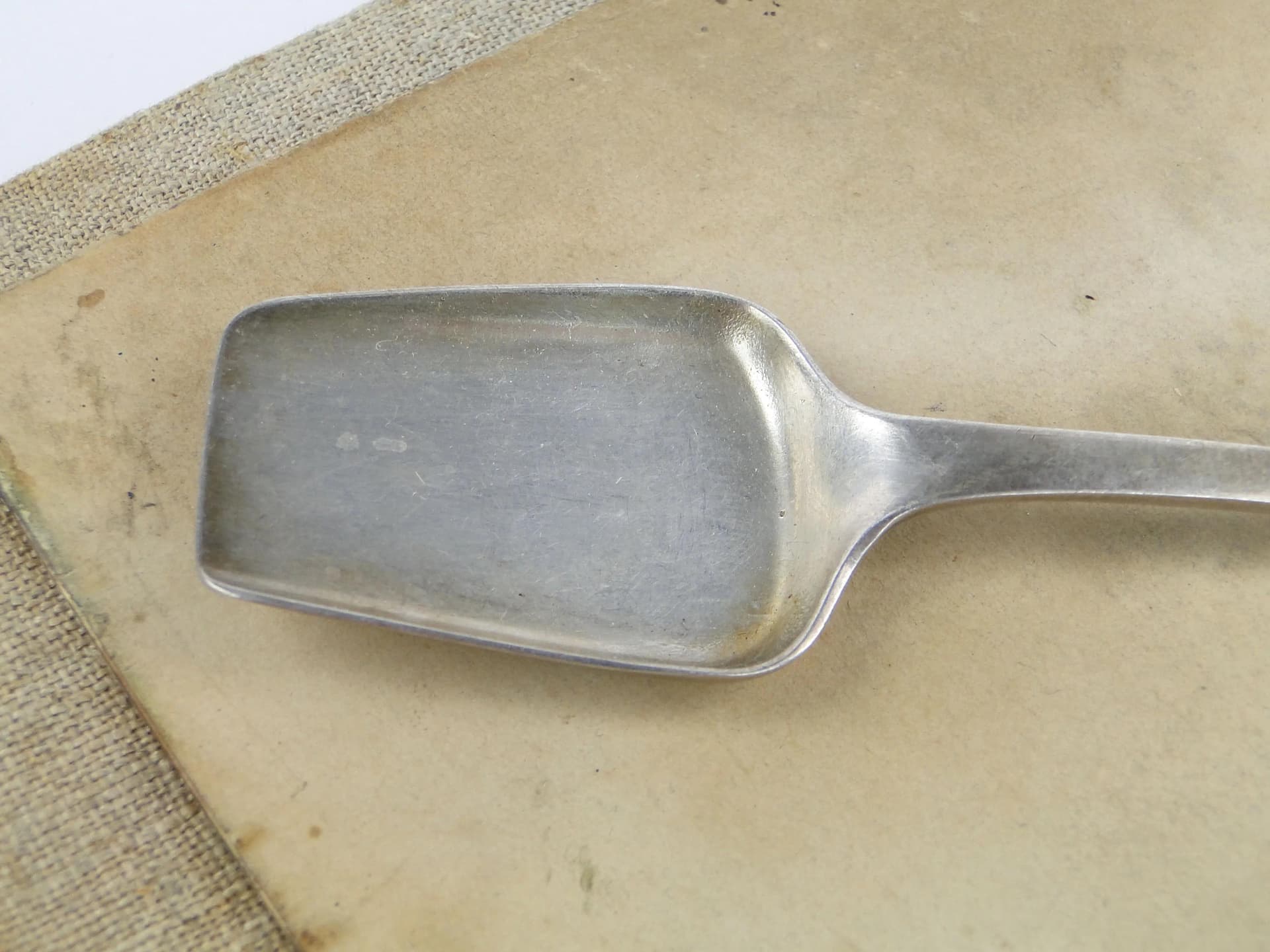 Srebrzona łopatka do cukiernicy w stylu art deco, Norblin & Ska, Polska, lata 30. - 27604