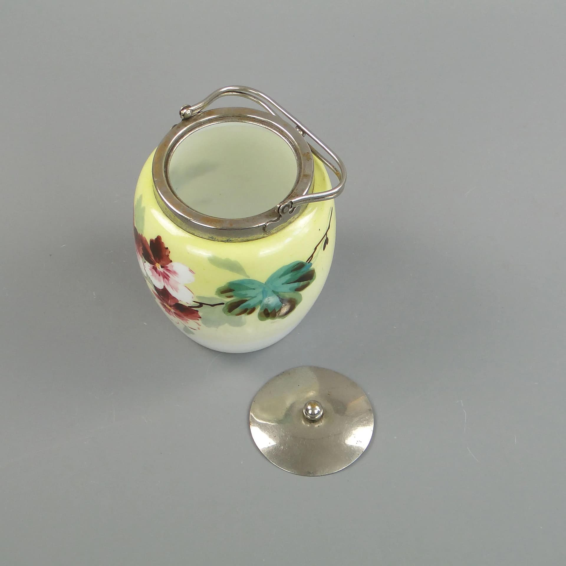 Herbatnica secesyjna, mleczne szkło żółty, Polska, początek XX w. - 27598