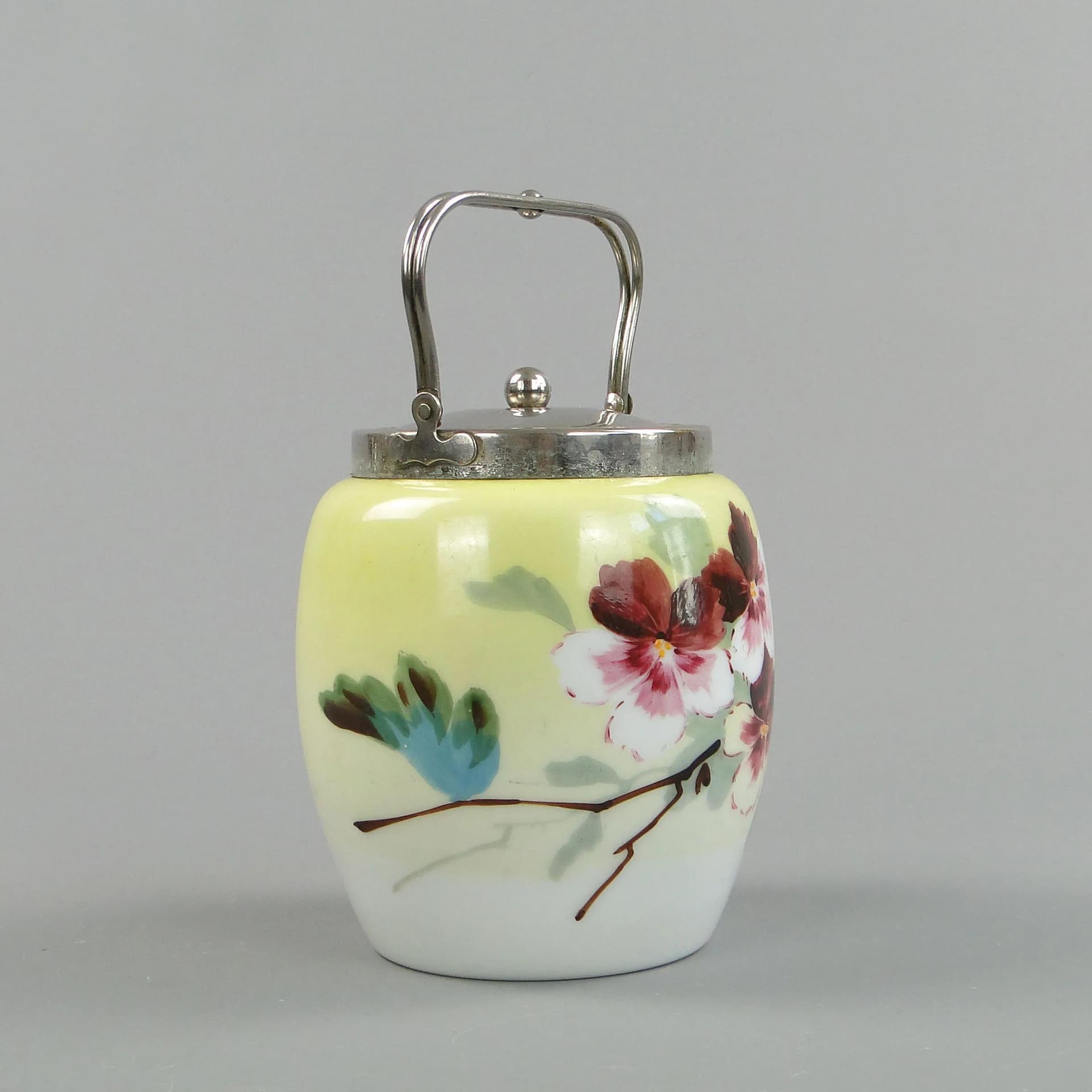 Herbatnica secesyjna, mleczne szkło żółty, Polska, początek XX w. - 27594