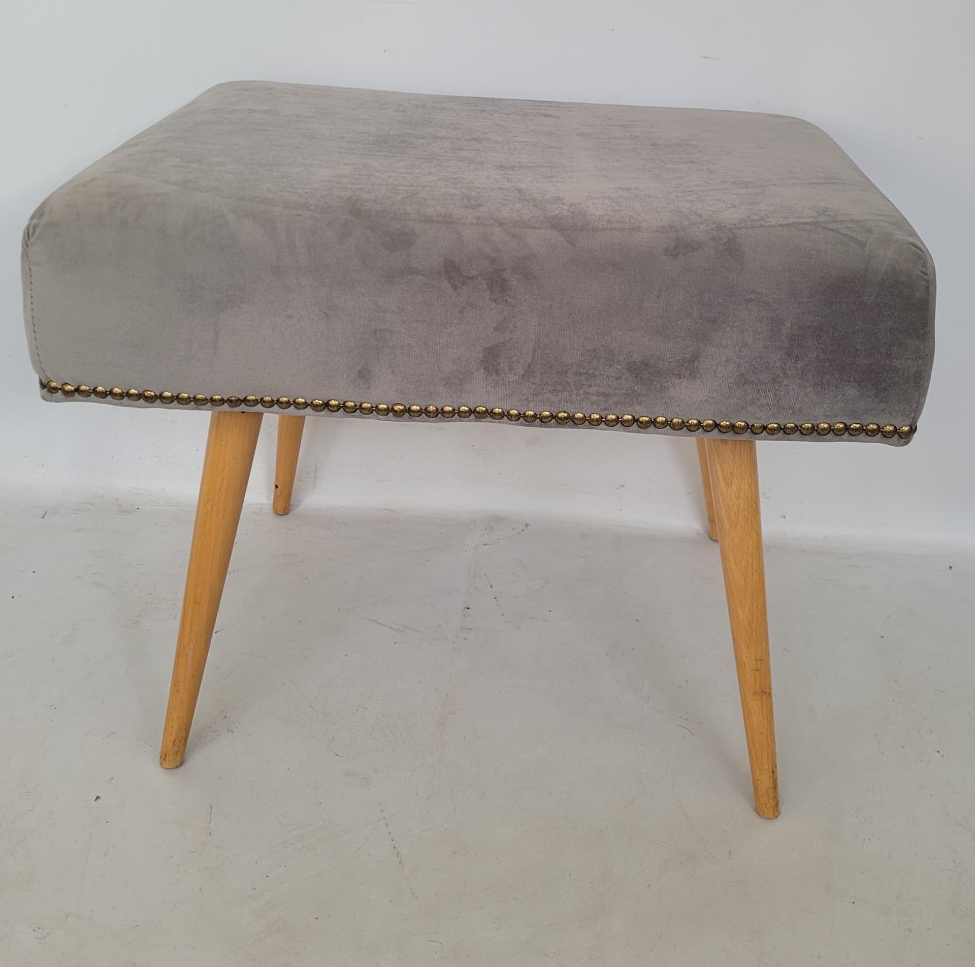 Stool Patyczak, grey velvet, light beech, Poland, 1970s. - 377281