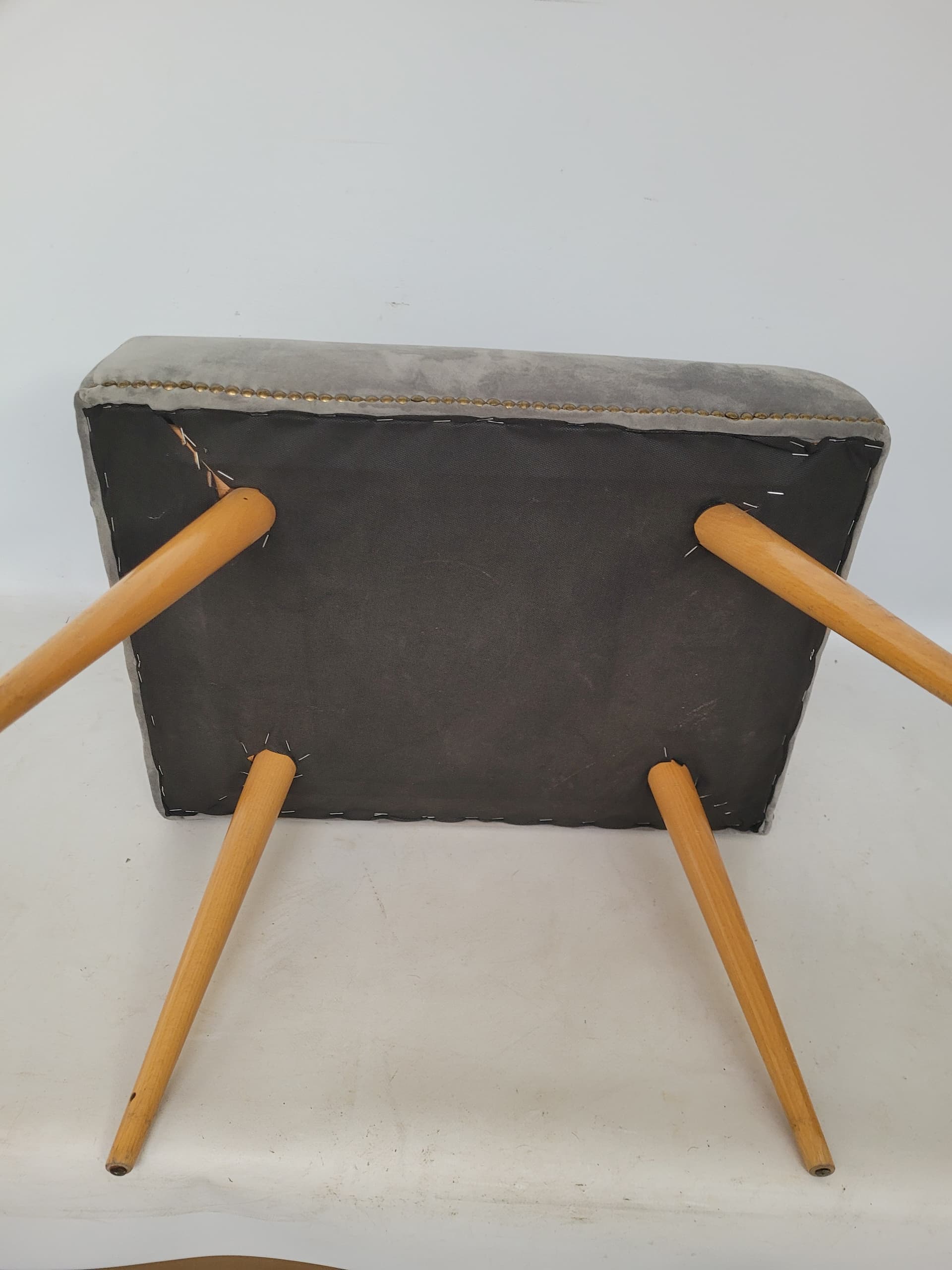 Stool Patyczak, grey velvet, light beech, Poland, 1970s. - 377286
