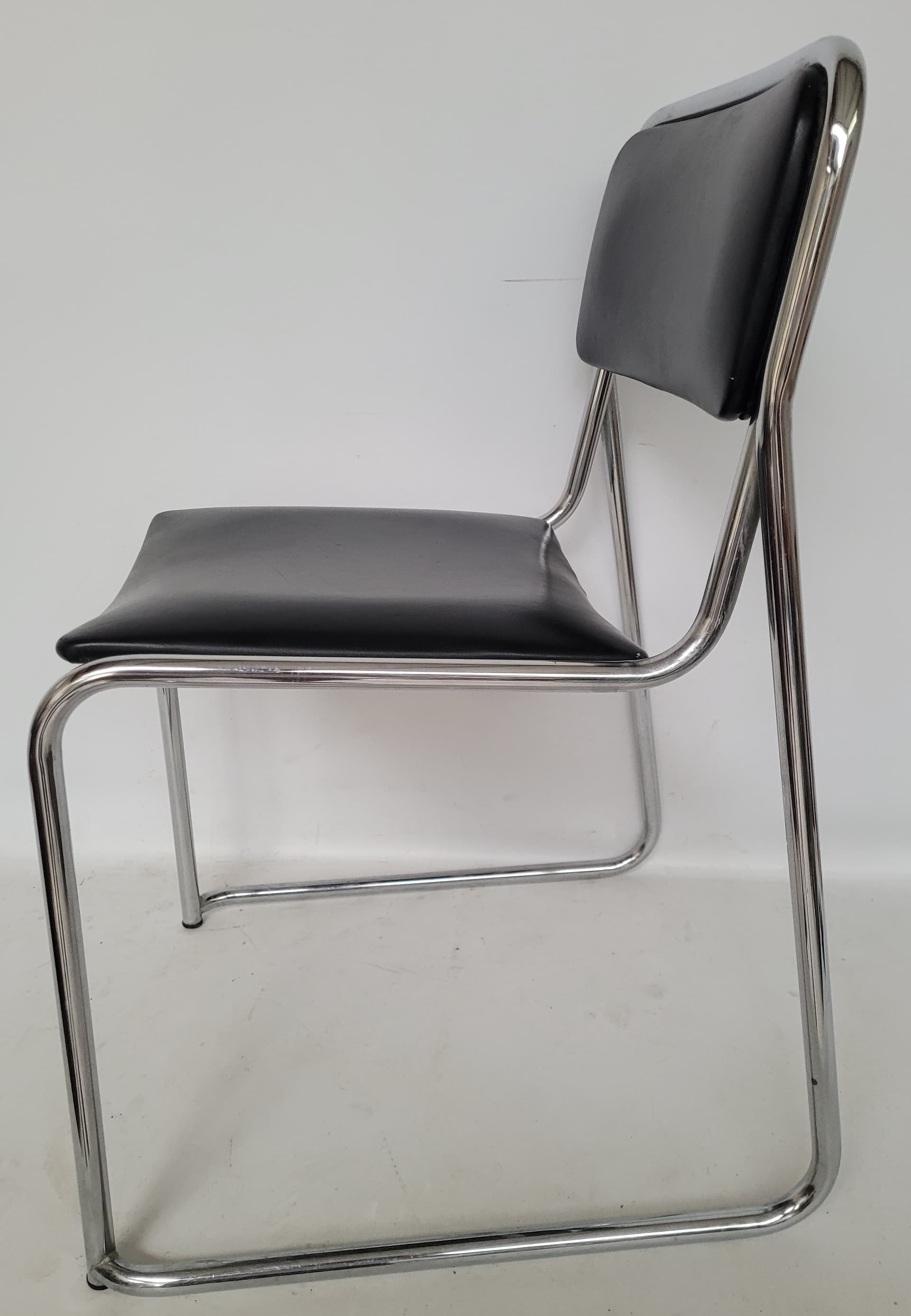 Krzesło Bauhaus, skóra ekologiczna czarna, stal chromowana, Włochy, lata 70. - 377302