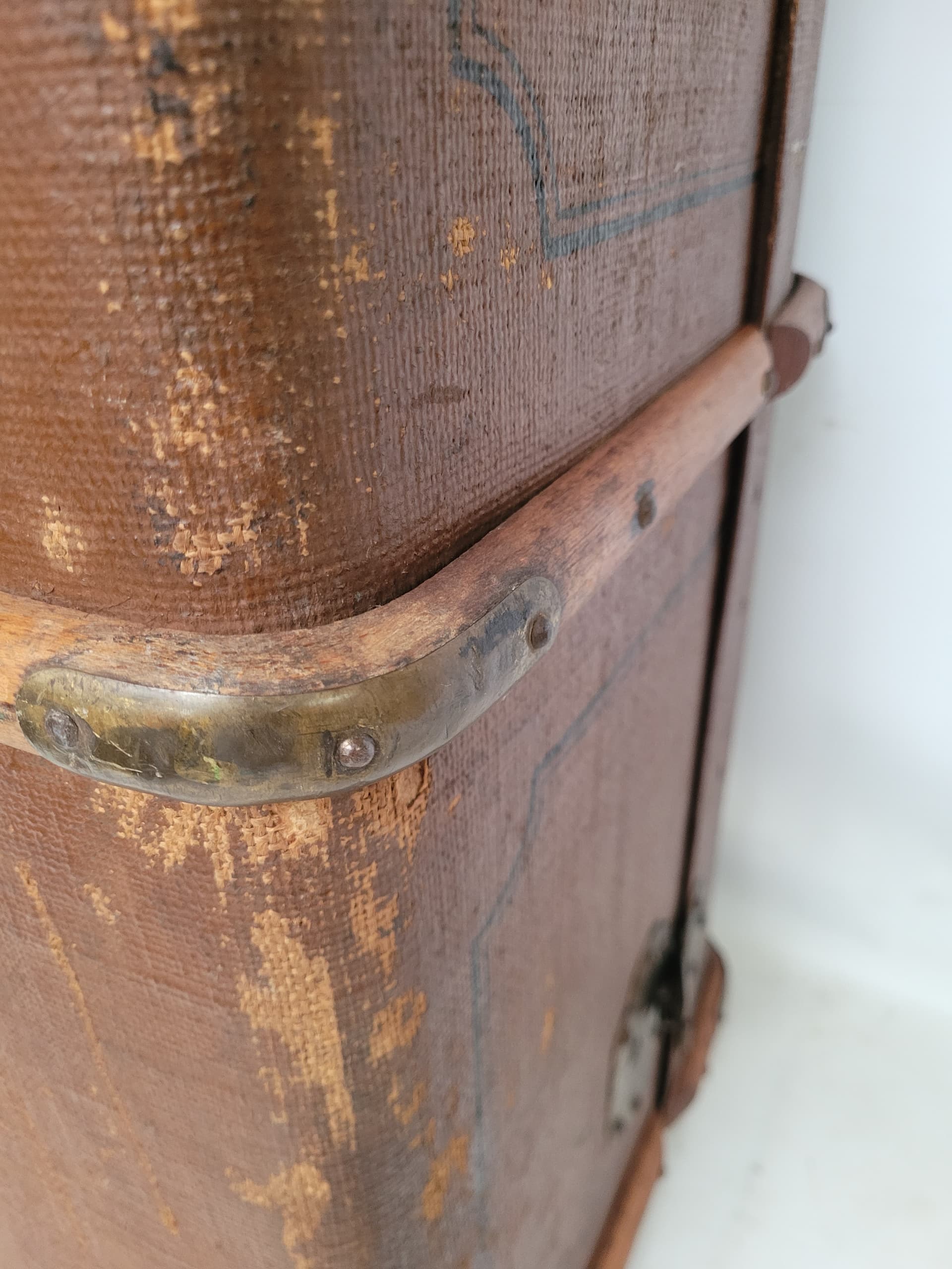 Travel trunk, brown, canvas, wood, leather, brass, 1920s - 377617