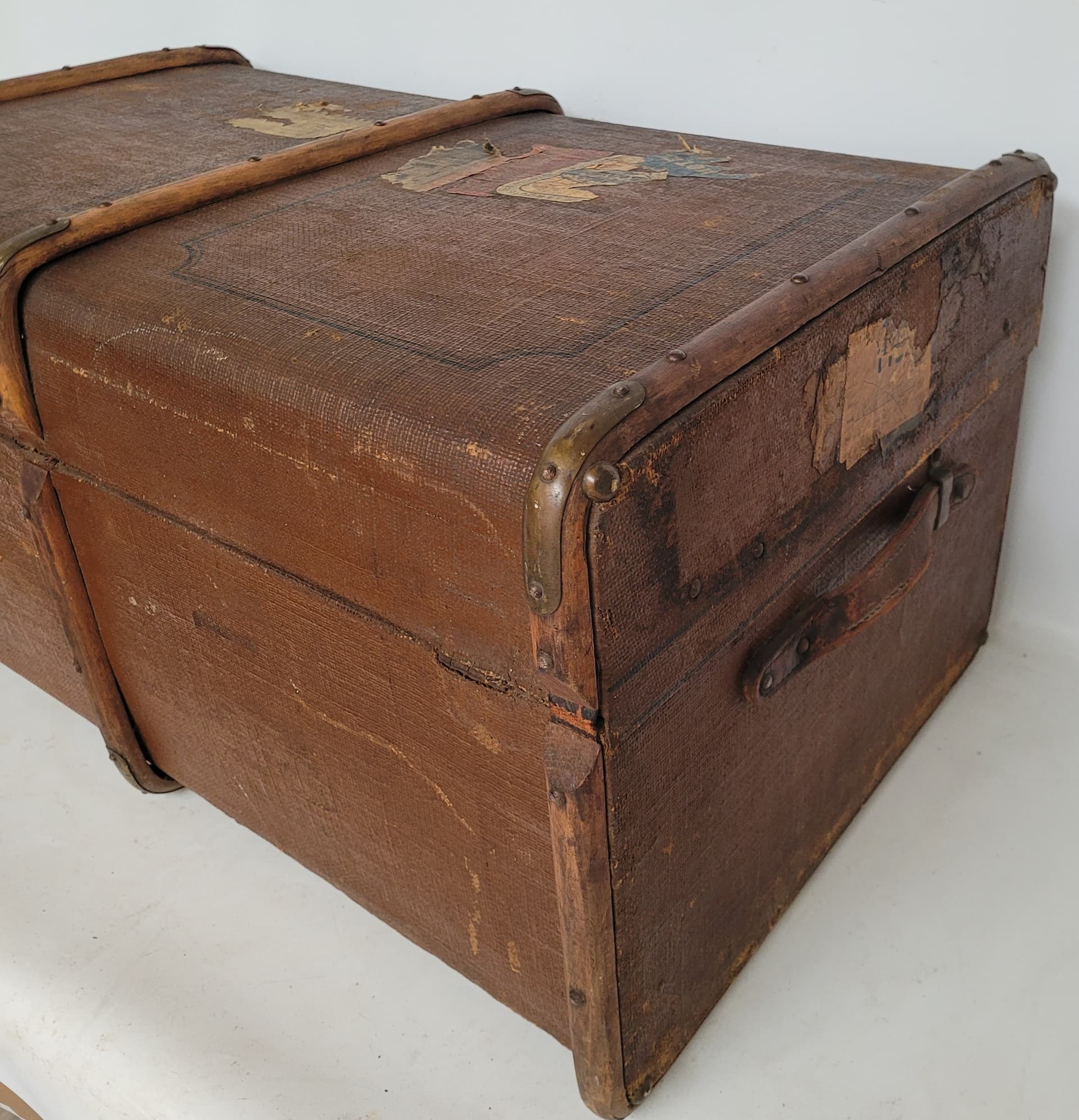 Travel trunk, brown, canvas, wood, leather, brass, 1920s - 377615