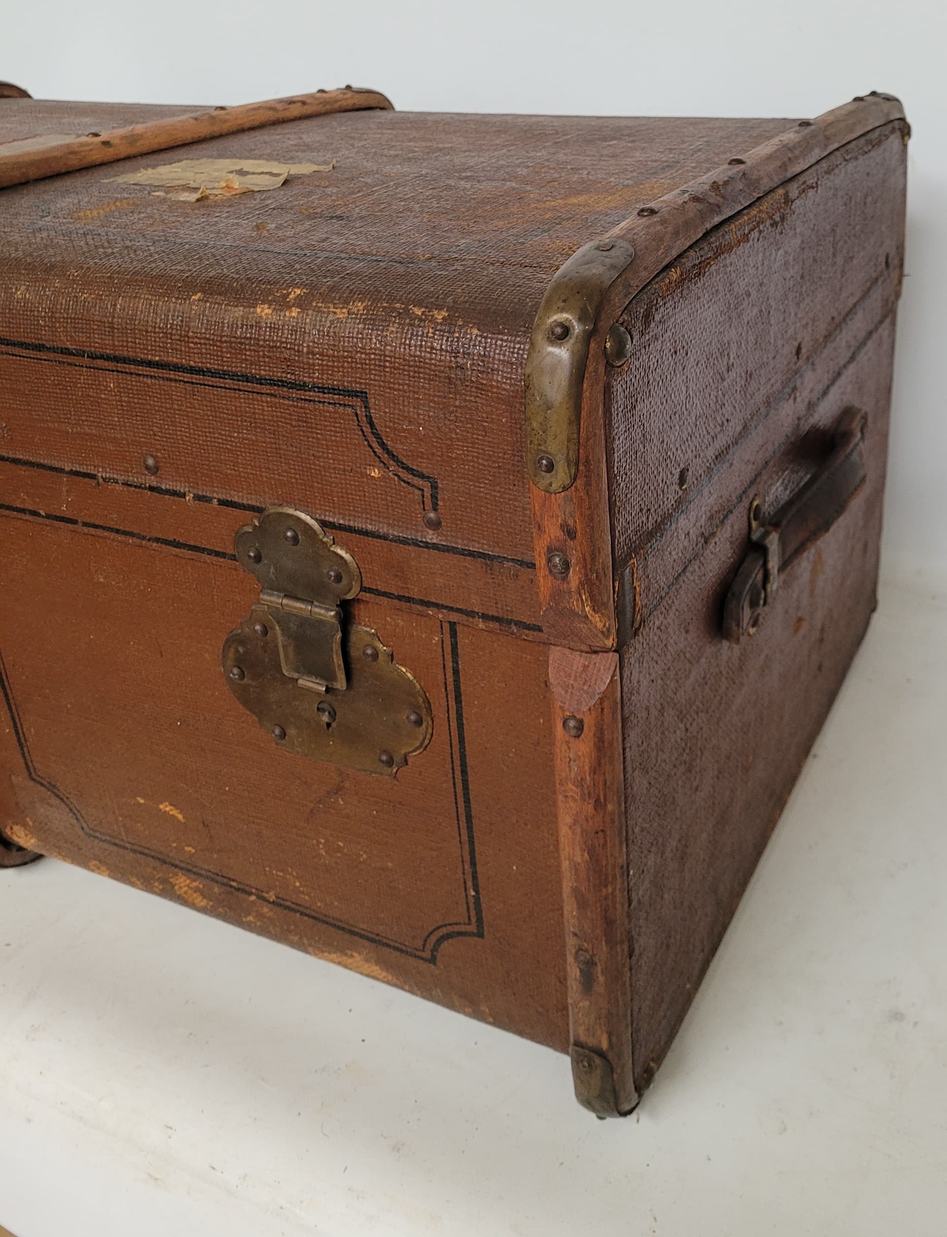 Travel trunk, brown, canvas, wood, leather, brass, 1920s - 377607