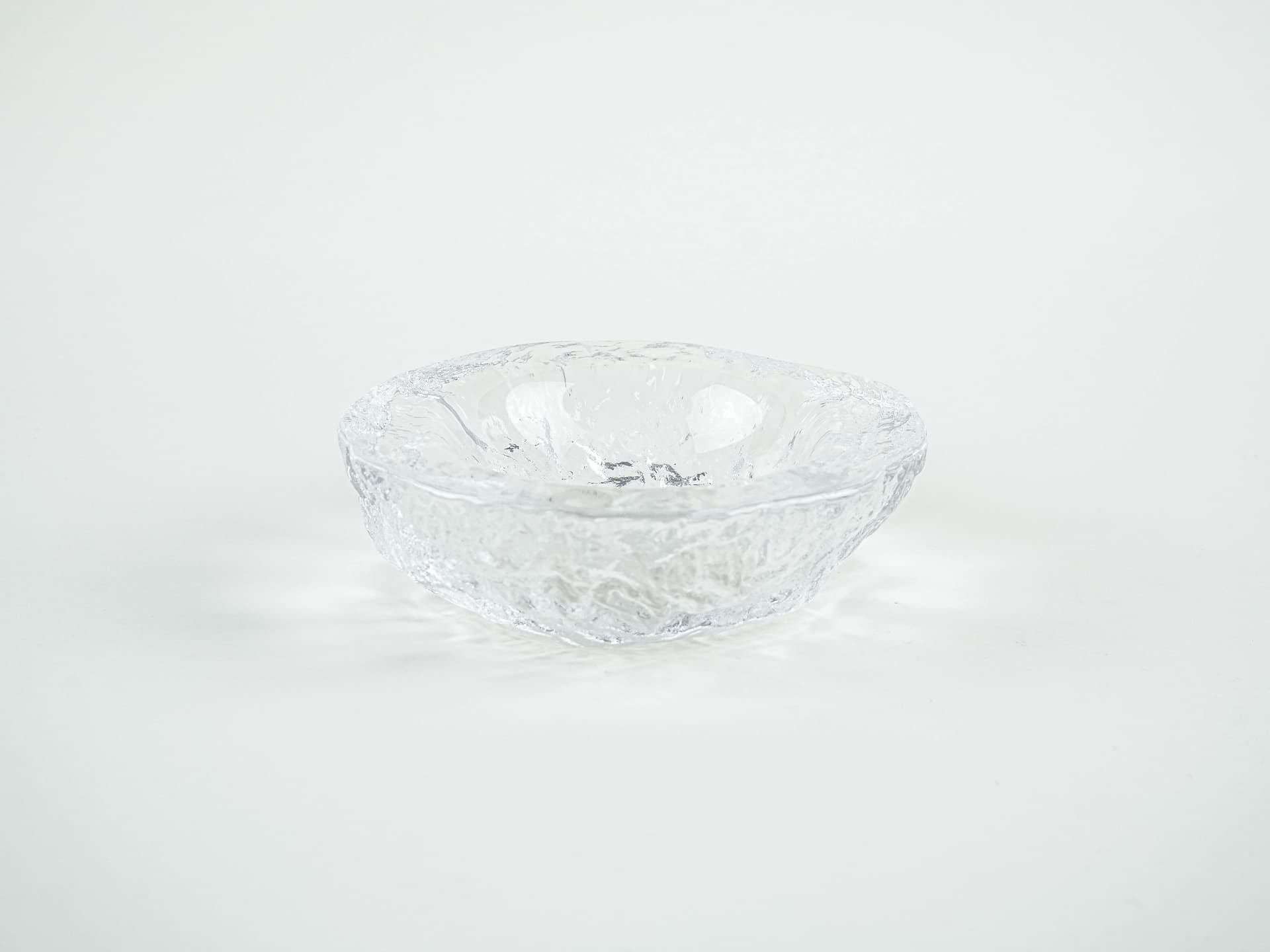 Decorative bowl, Kosta Boda, clear glass, Sweden, 1960s. - 377644