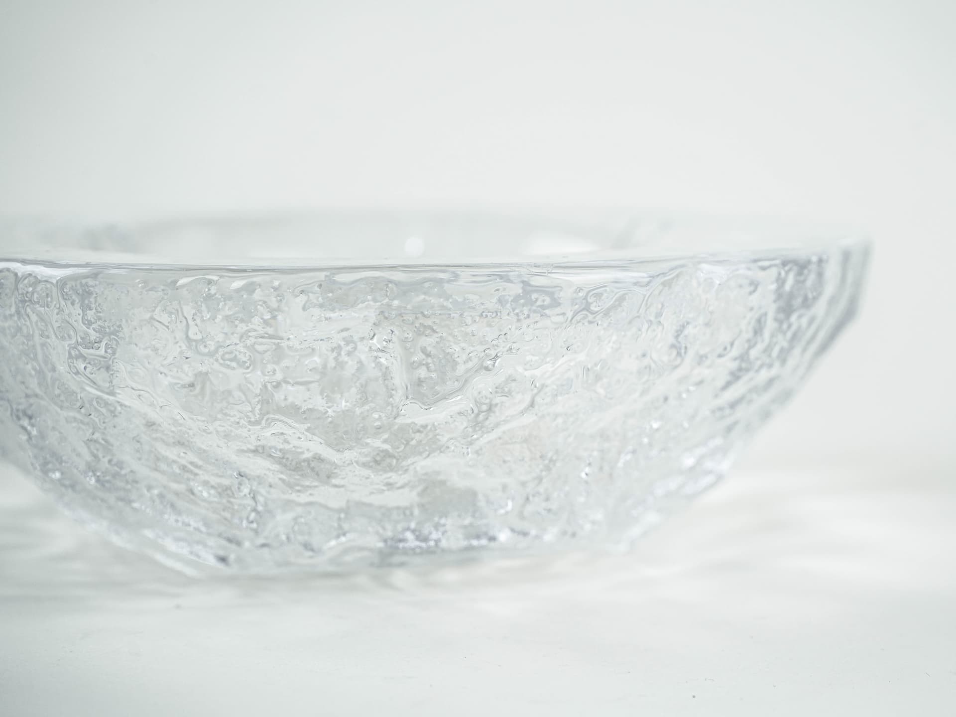 Decorative bowl, Kosta Boda, clear glass, Sweden, 1960s. - 377647
