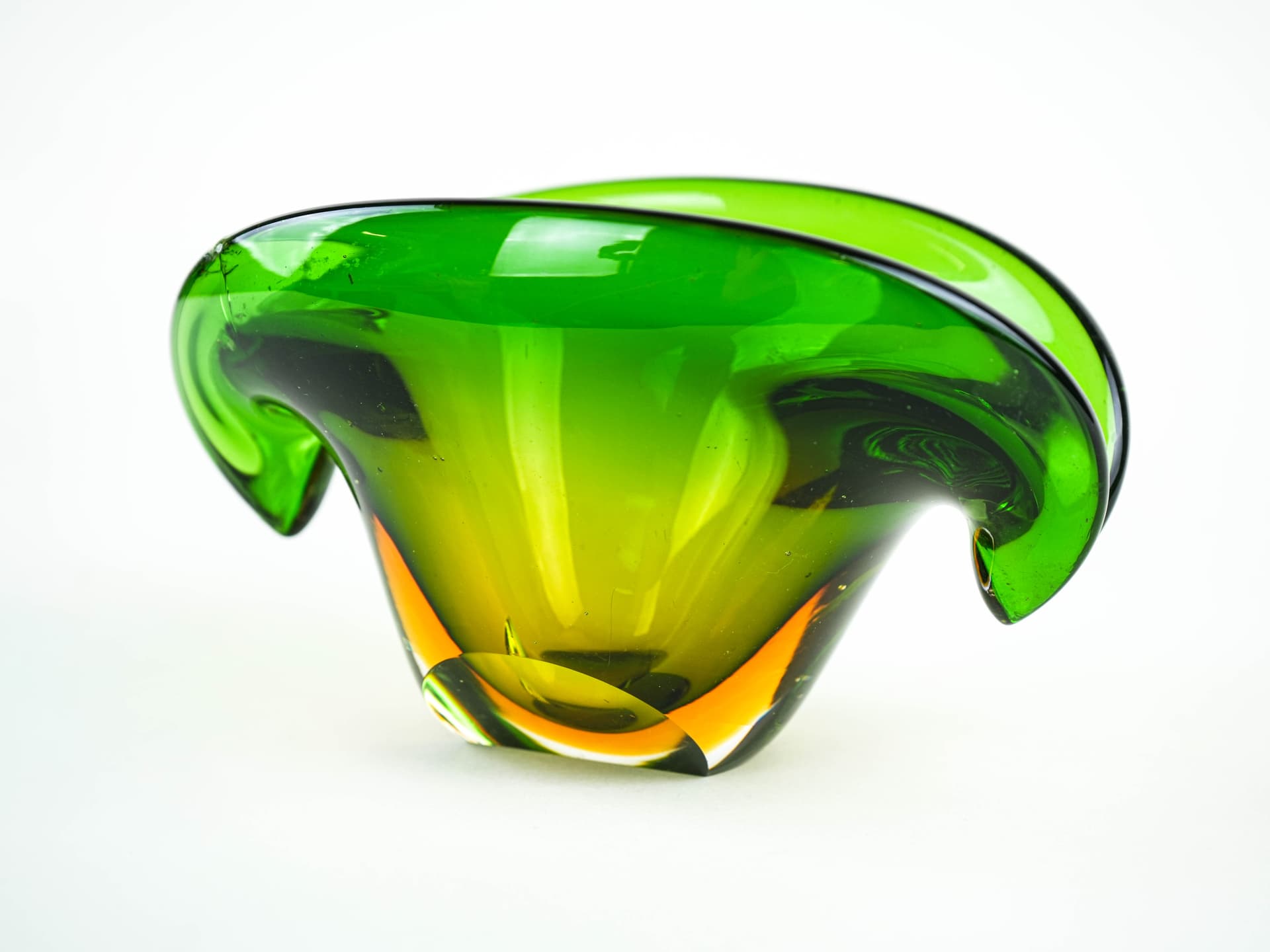 Bowl Sommerso, green yellow, glass, Murano, Italy, 1960s. - 377710