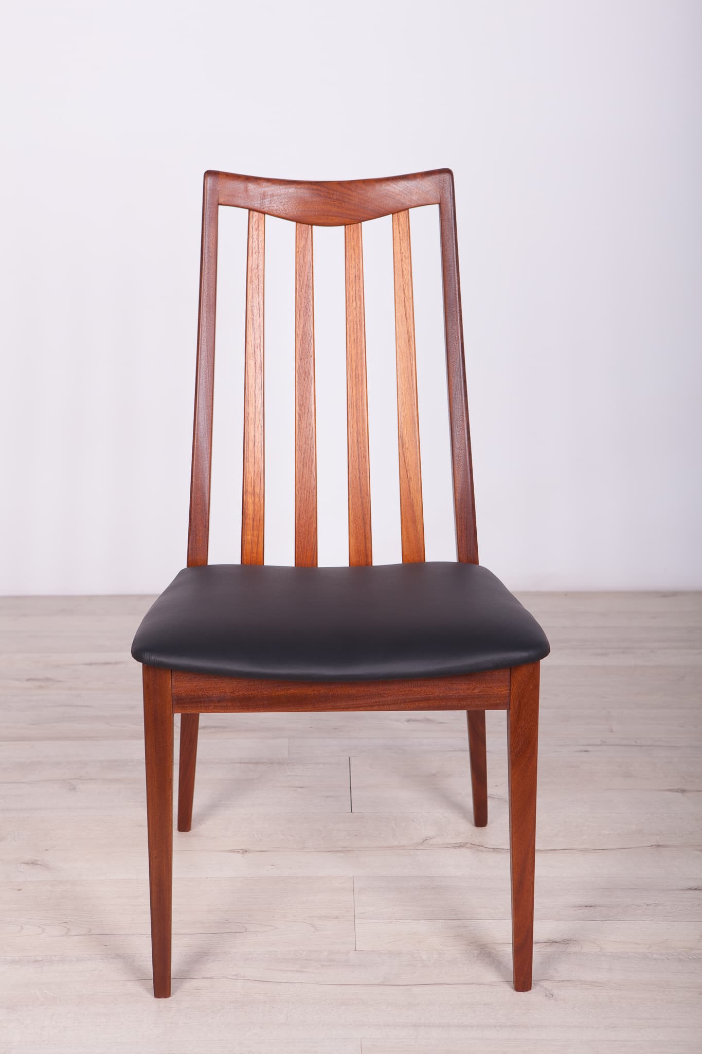 Set of Six Chairs, teak, black leather, by L. Dandy, G-Plan, United Kingdom, 1960s. - 377716