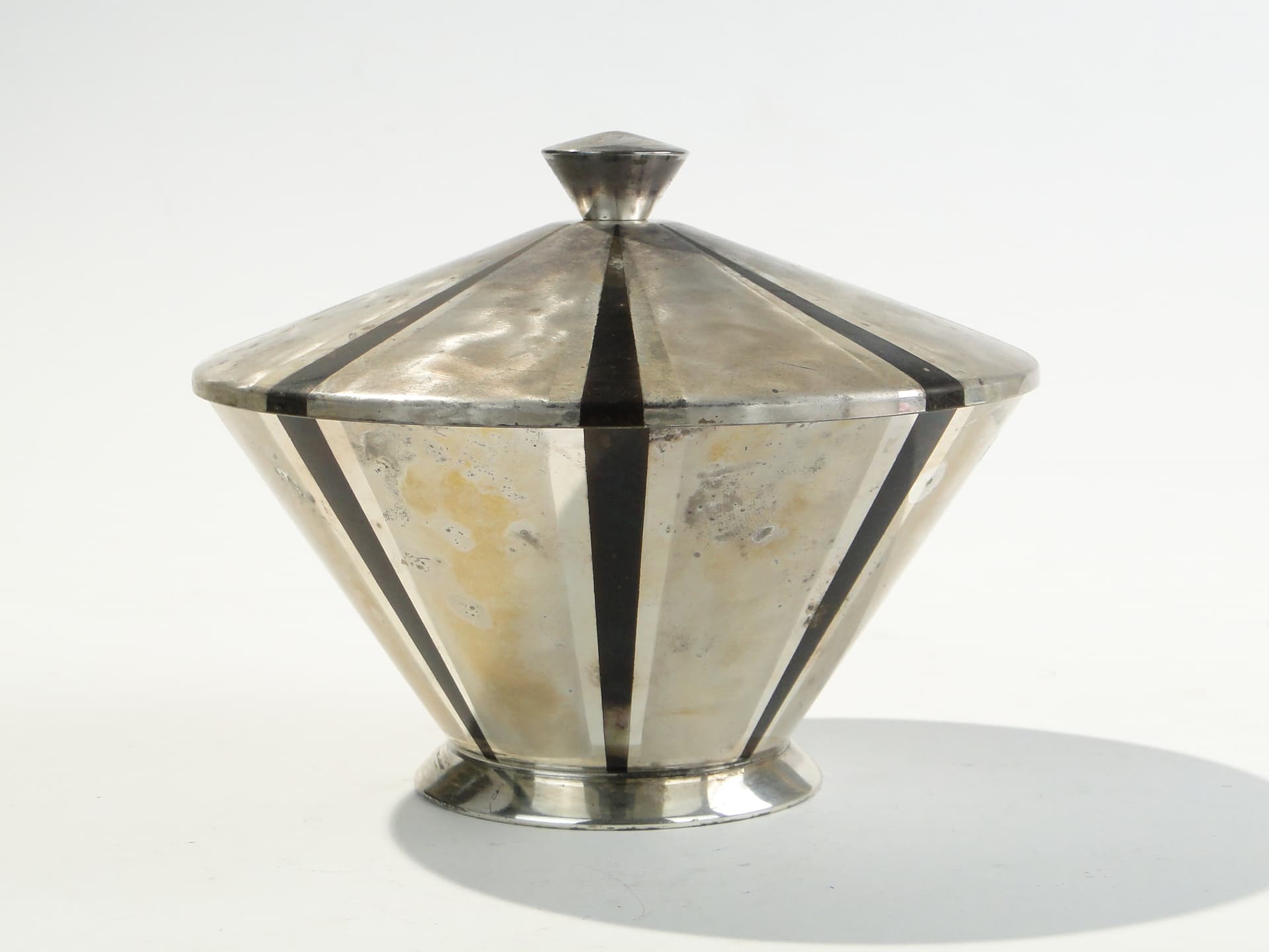 Bonbonniere Ikora, black, enamel, silver-plated metal, WMF, Germany, 1930s. - 377870