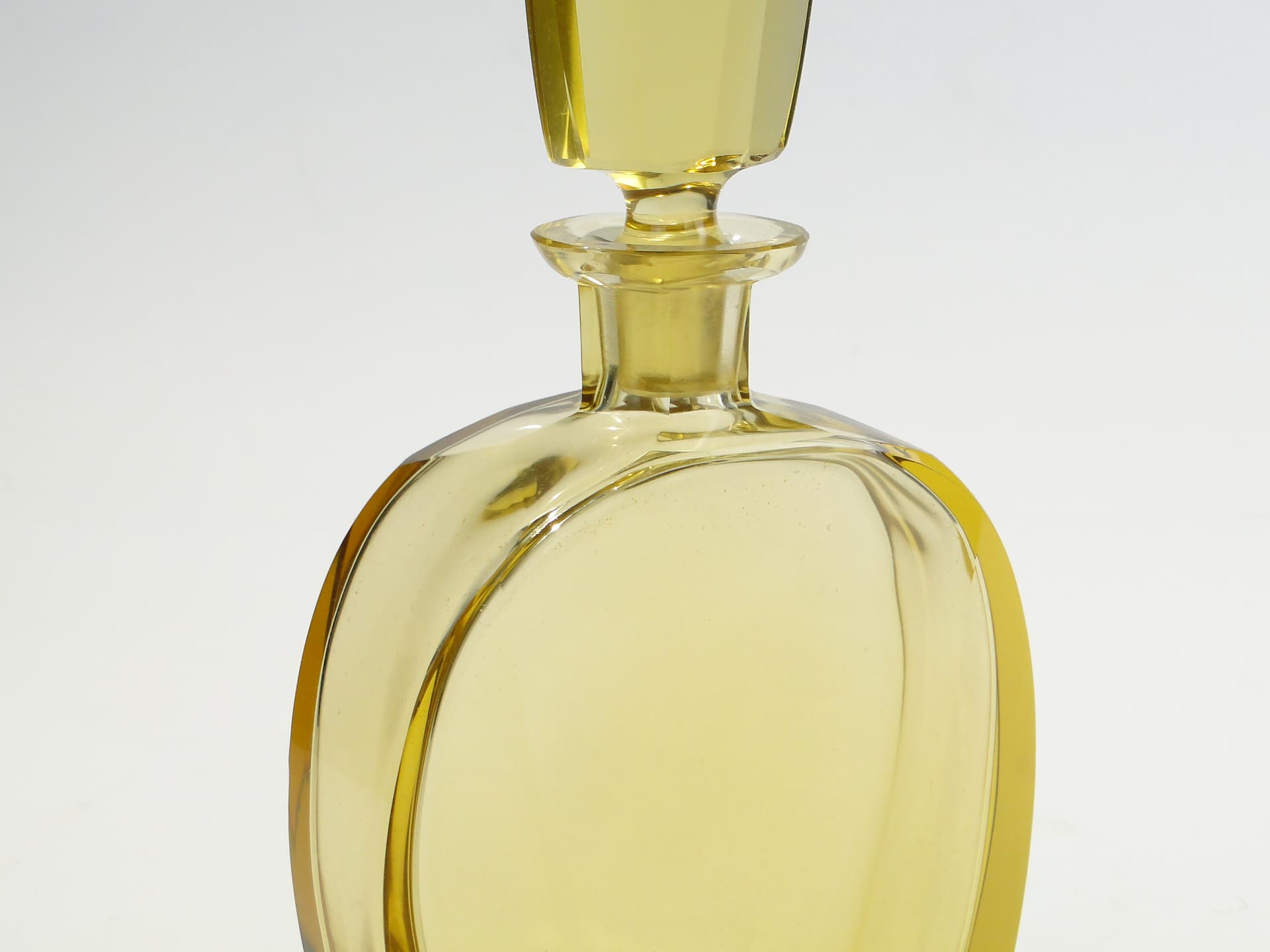 Decanter Art Deco, yellow crystal, attributed to Moser, 1930s - 377888
