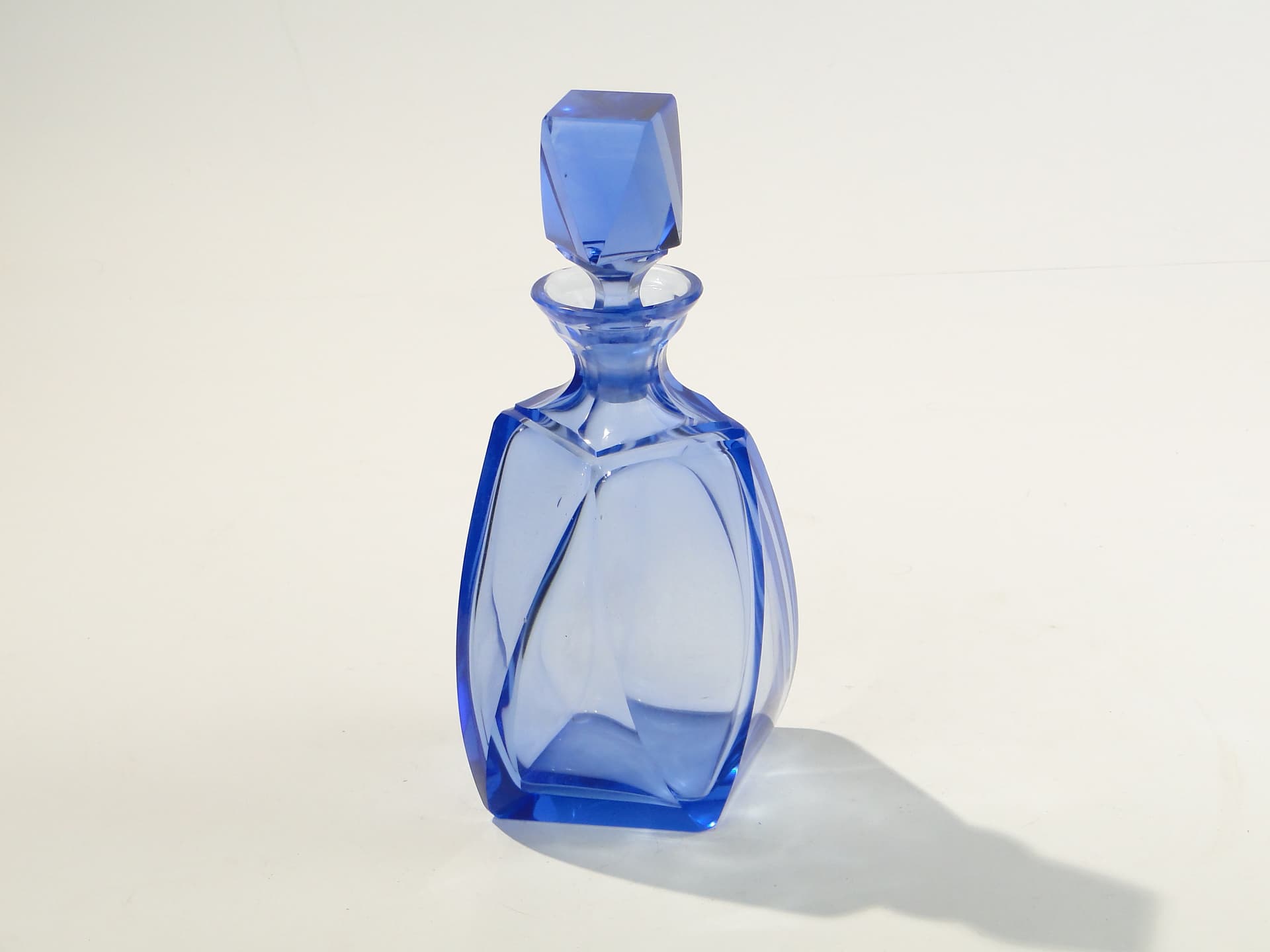 Decanter, Art Deco, blue crystal, attrib. Moser, Czechoslovakia, 1930s - 377902