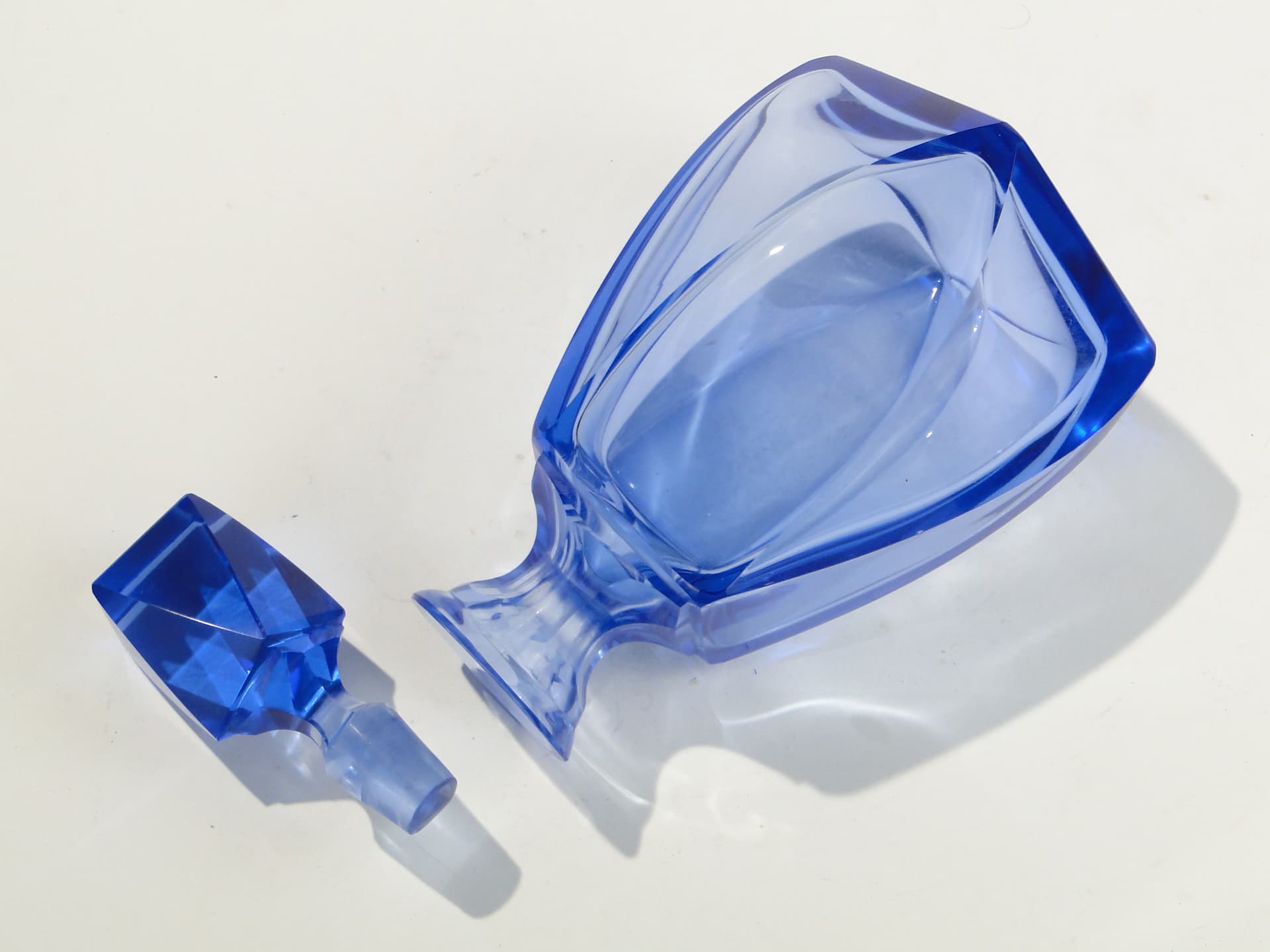 Decanter, Art Deco, blue crystal, attrib. Moser, Czechoslovakia, 1930s - 377910