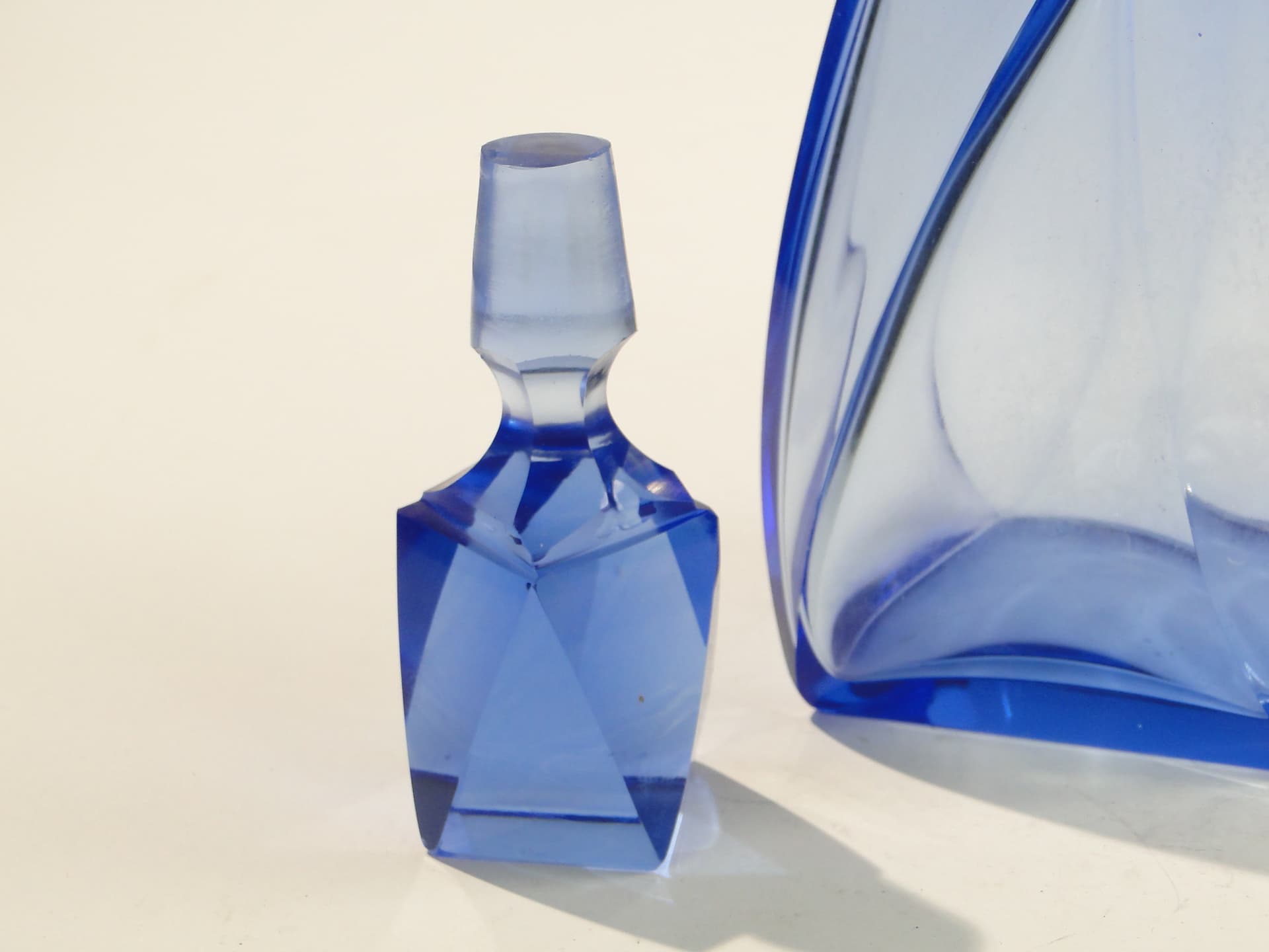 Decanter, Art Deco, blue crystal, attrib. Moser, Czechoslovakia, 1930s - 377907