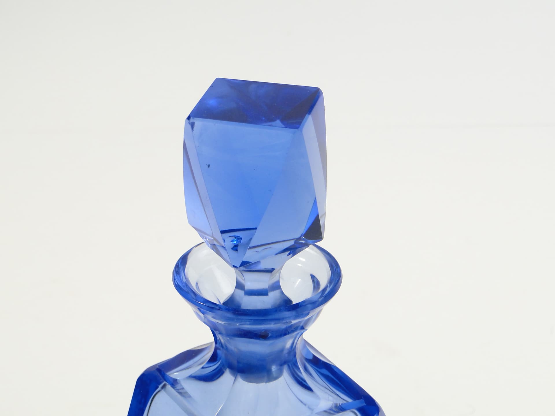 Decanter, Art Deco, blue crystal, attrib. Moser, Czechoslovakia, 1930s - 377901
