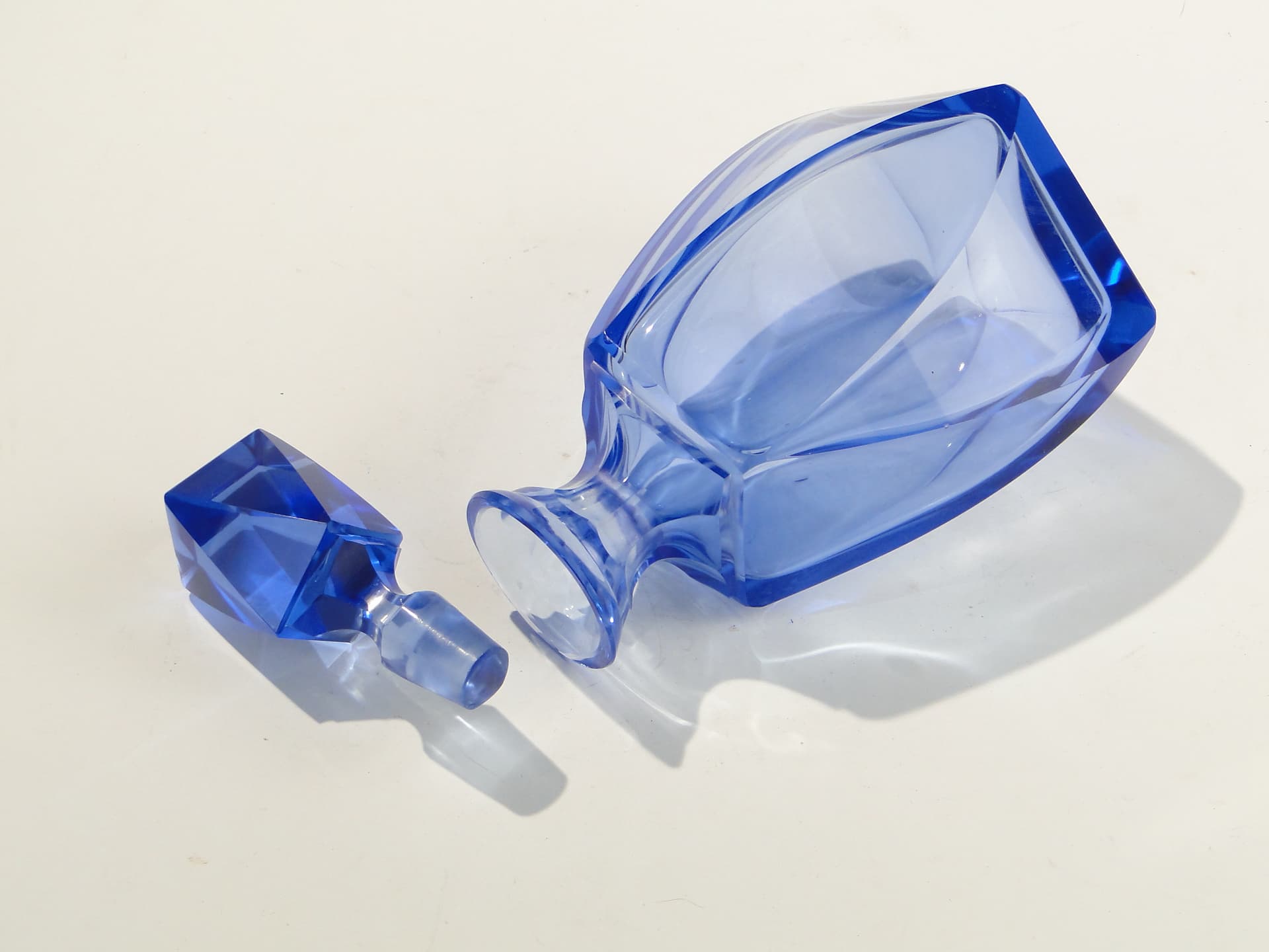 Decanter, Art Deco, blue crystal, attrib. Moser, Czechoslovakia, 1930s - 377909