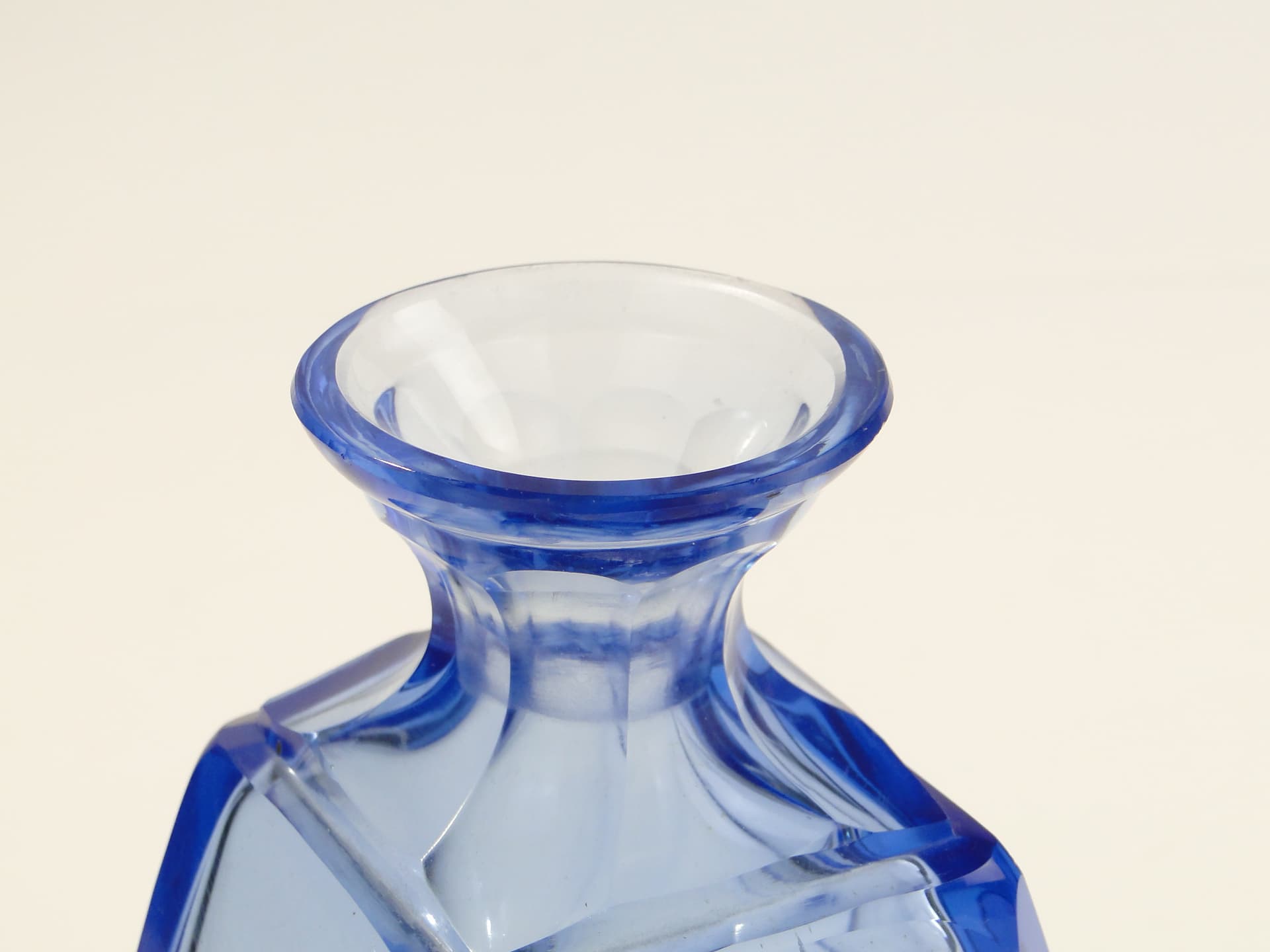 Decanter, Art Deco, blue crystal, attrib. Moser, Czechoslovakia, 1930s - 377908