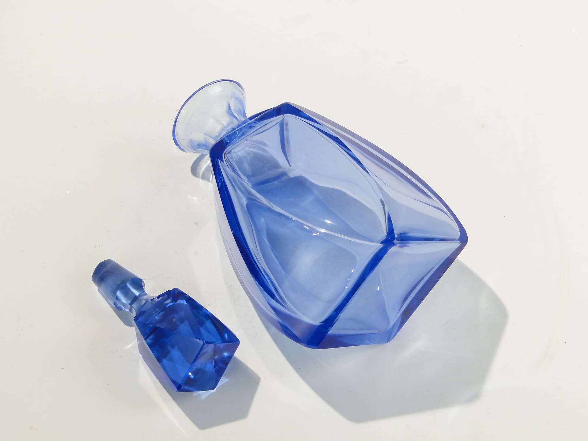 Decanter, Art Deco, blue crystal, attrib. Moser, Czechoslovakia, 1930s - 377906