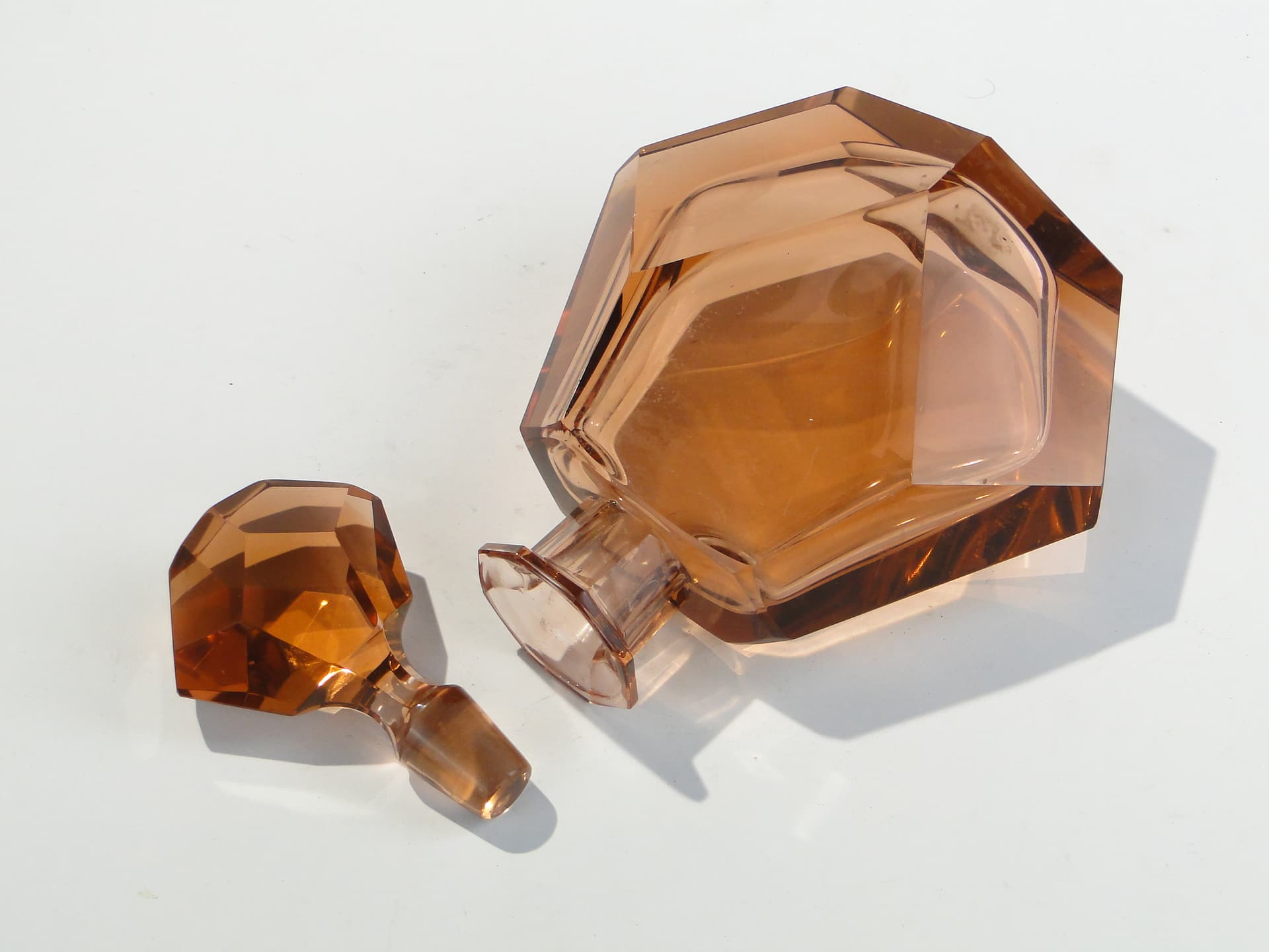 Decanter Art Deco, rosaline, crystal, attributed to Moser, Czechoslovakia, 1930s - 377926