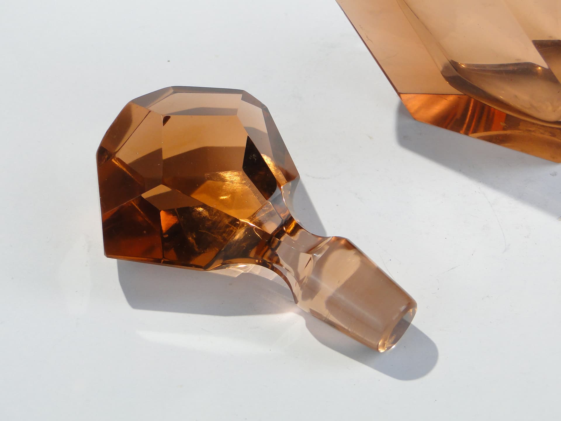 Decanter Art Deco, rosaline, crystal, attributed to Moser, Czechoslovakia, 1930s - 377923