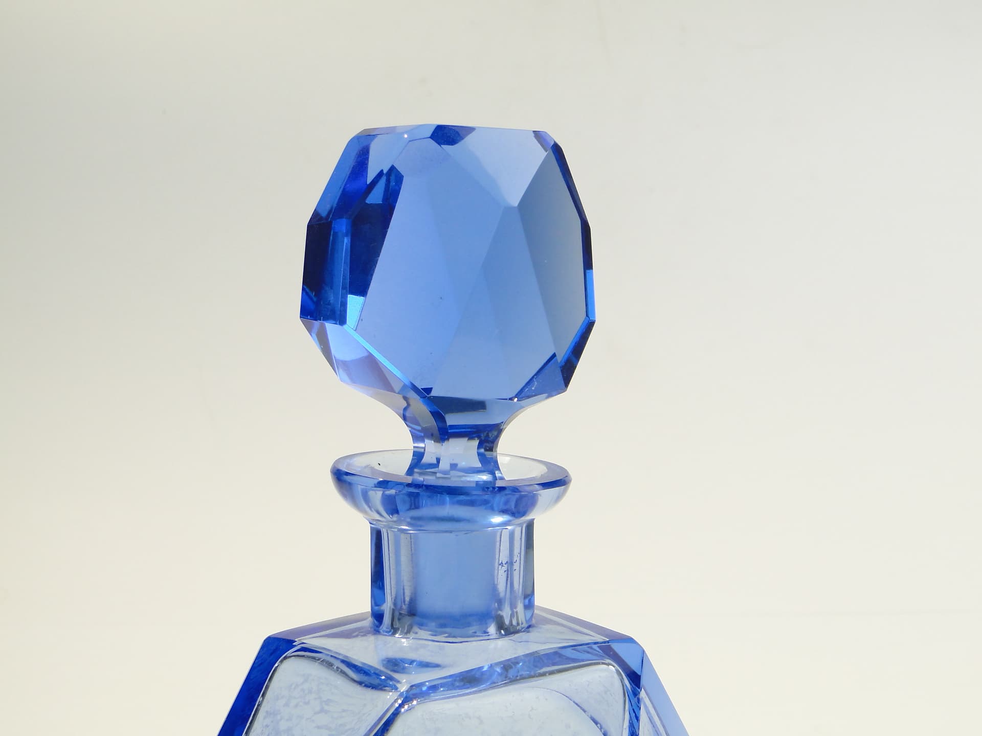 Decanter Art Deco, blue crystal, Moser, Czechoslovakia, 1930s - 377932