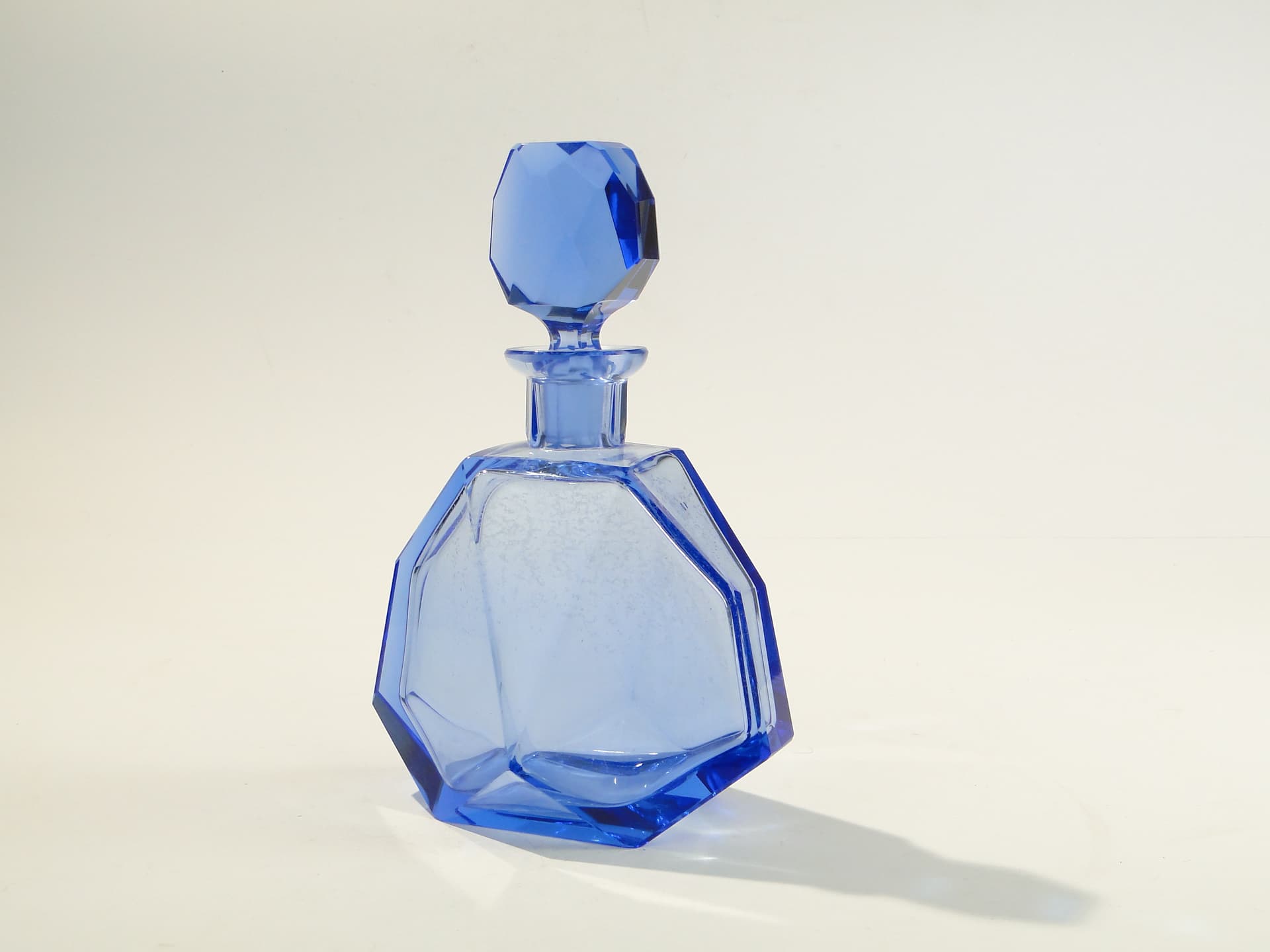 Decanter Art Deco, blue crystal, Moser, Czechoslovakia, 1930s - 377935