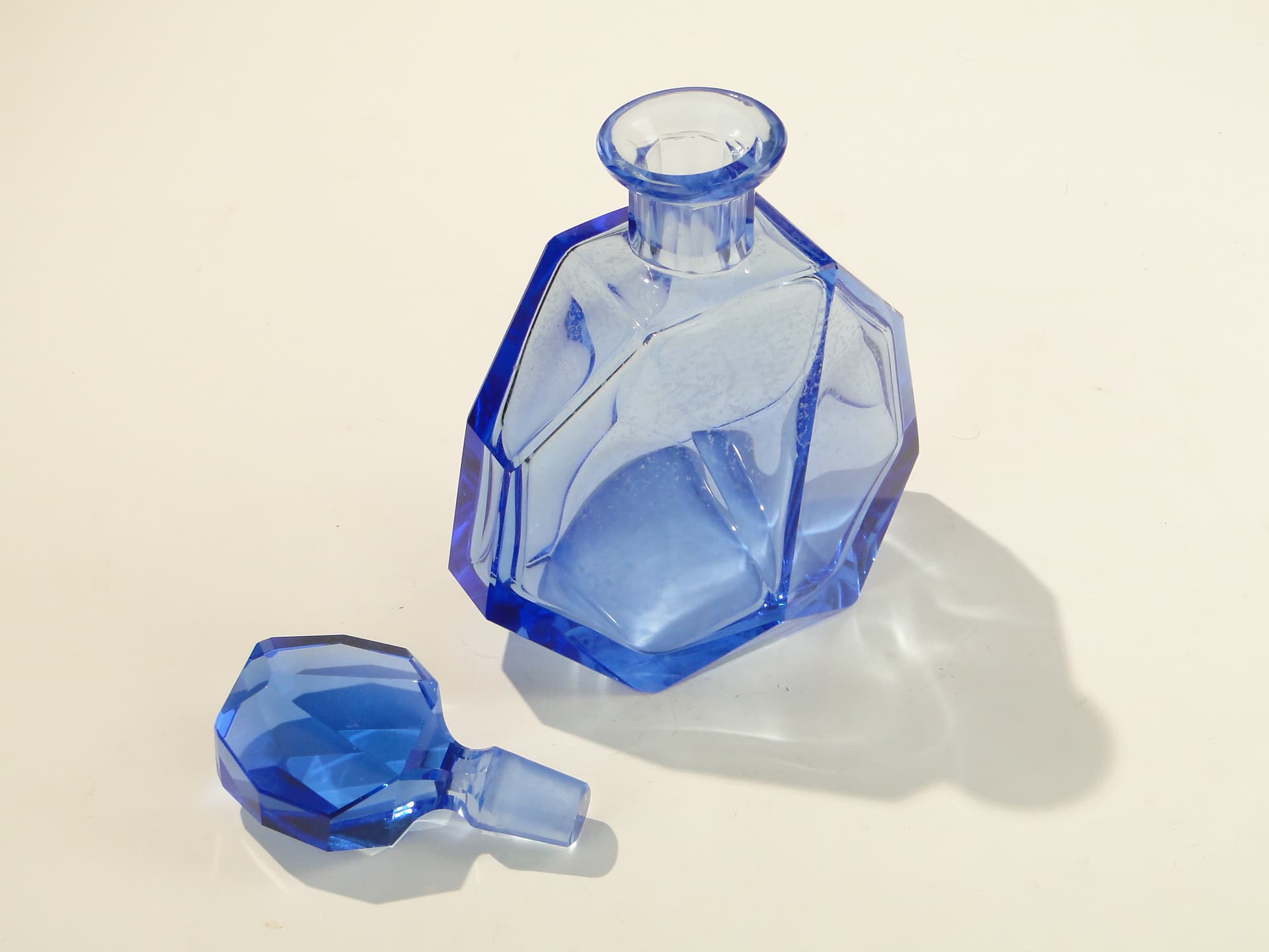 Decanter Art Deco, blue crystal, Moser, Czechoslovakia, 1930s - 377937