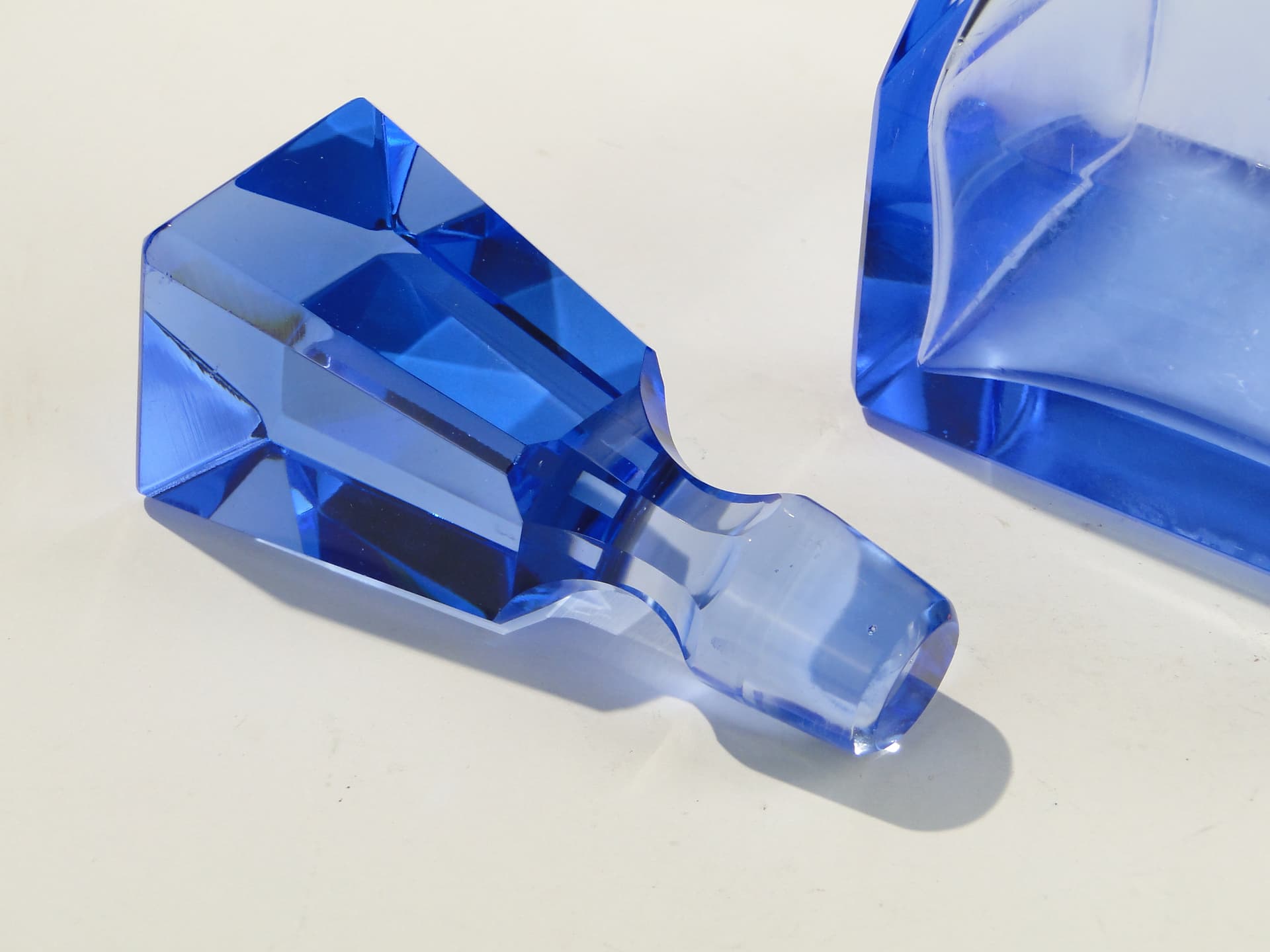 Decanter Art Deco, blue crystal, Europe, 1930s - 377953