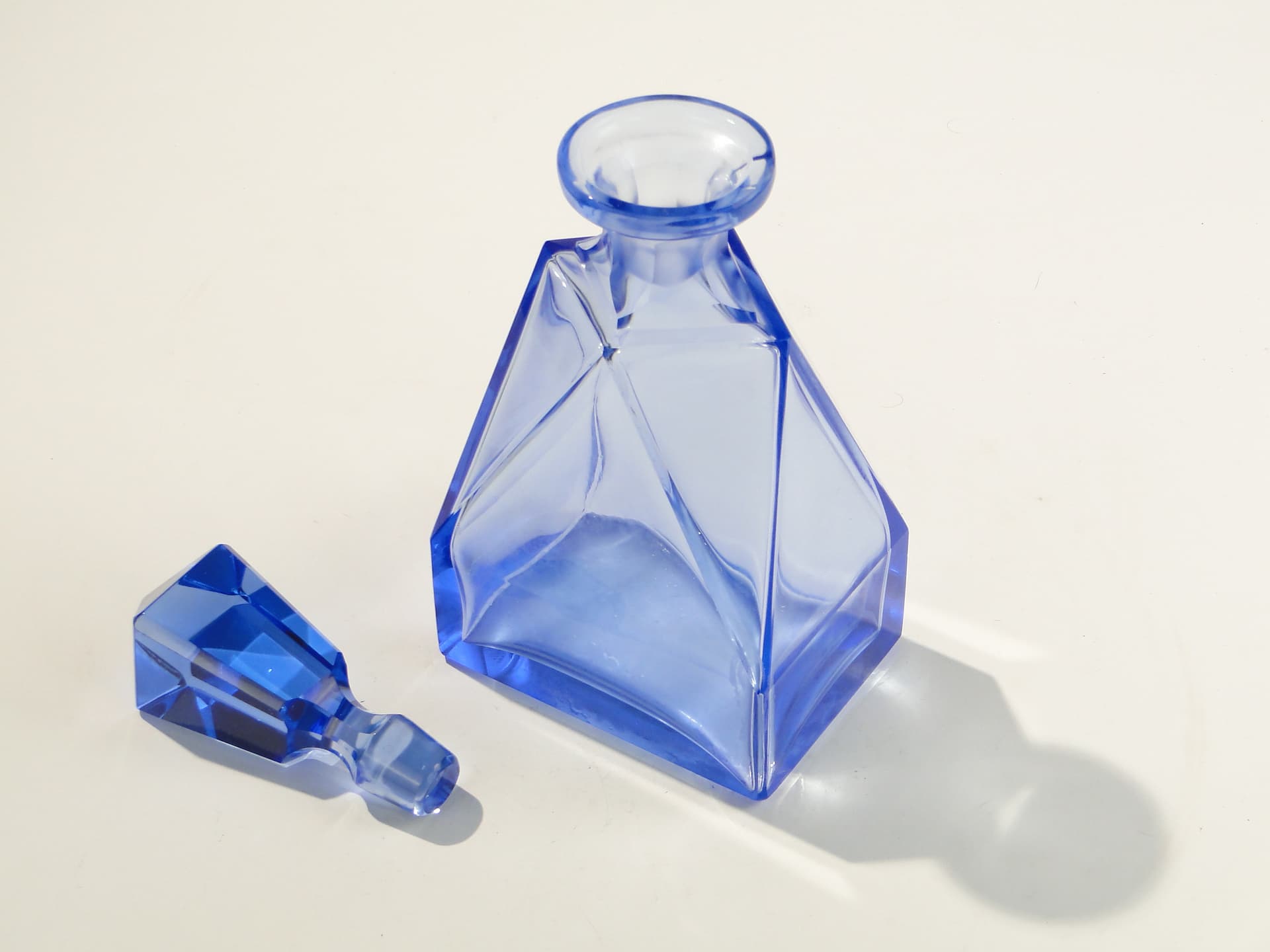 Decanter Art Deco, blue crystal, Europe, 1930s - 377961