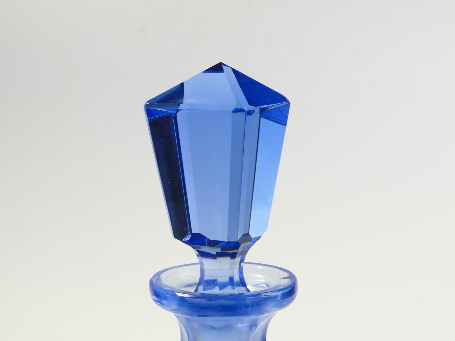 Decanter Art Deco, blue crystal, Europe, 1930s - 377960