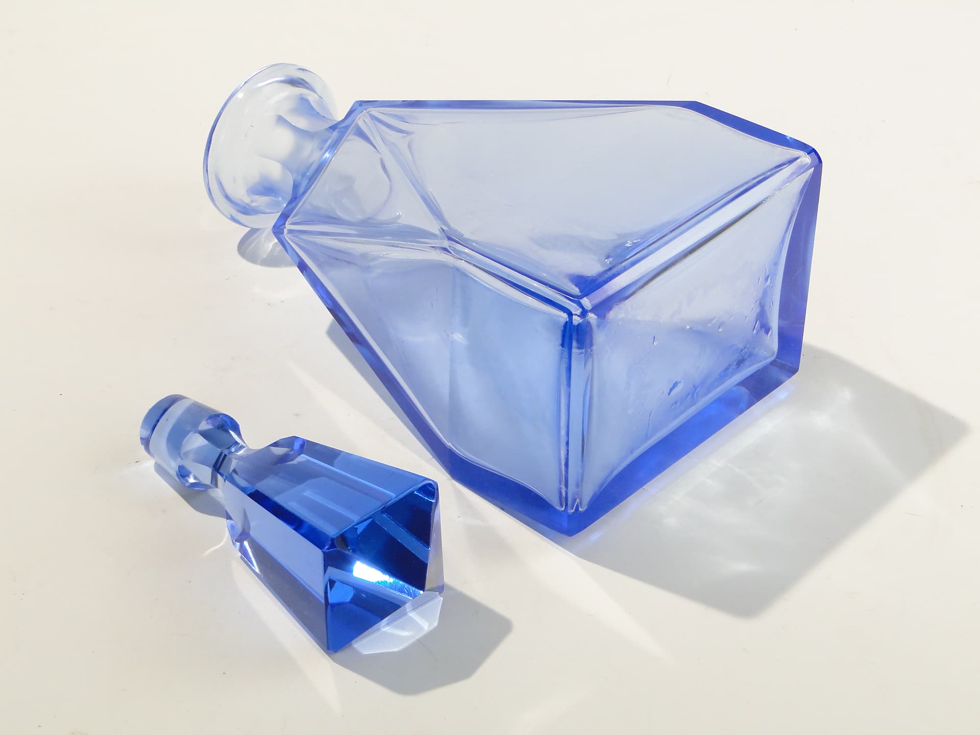 Decanter Art Deco, blue crystal, Europe, 1930s - 377956