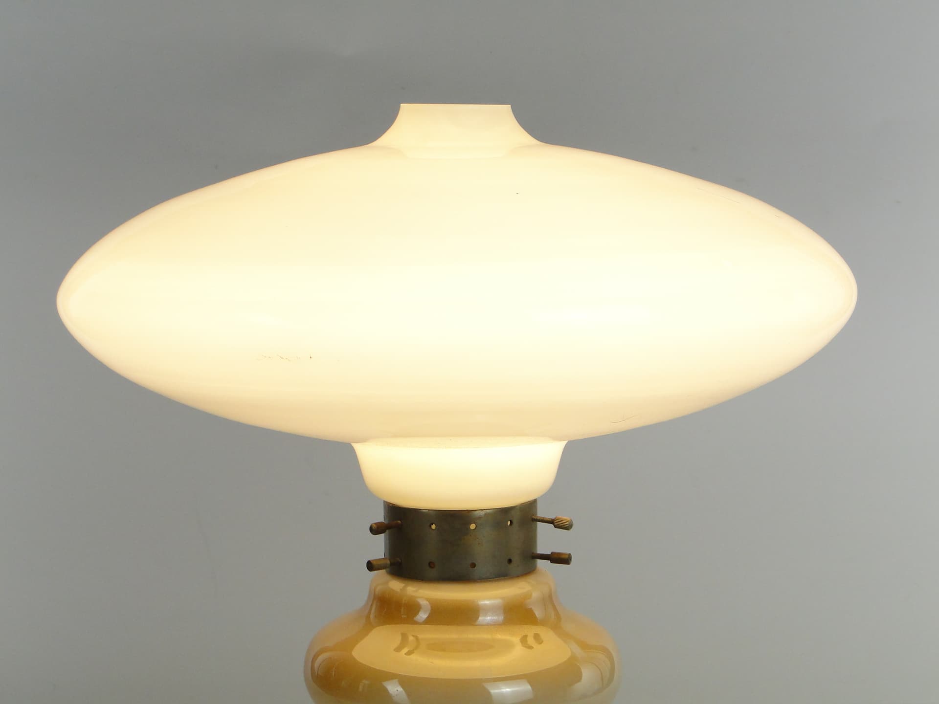 Lampa stołowa, brązowy szkło, biały szkło, metal, Zakłady Elektryczne Virtpol, Polska, lata 50. - 377987