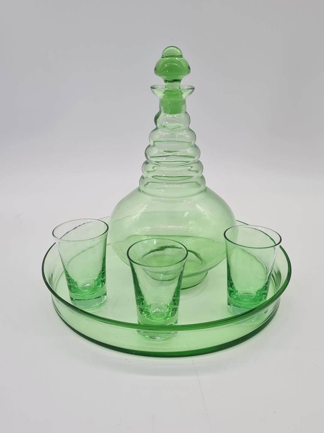 Zestaw likierowy Art déco, szkło zielone, Czechy, lata 20. - 378150