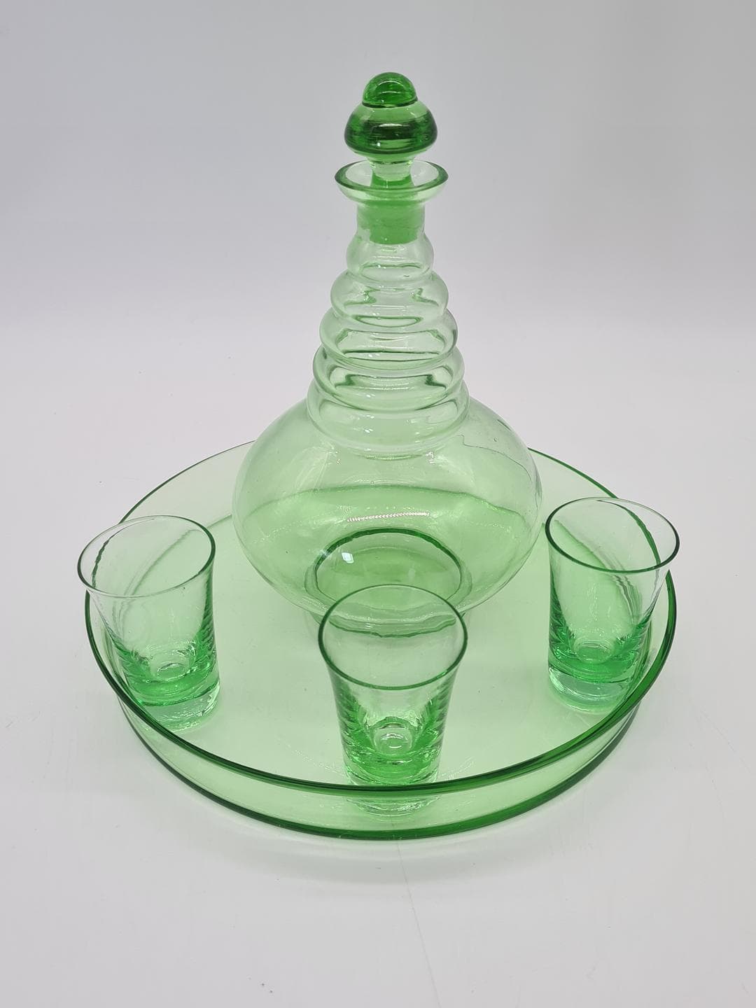 Zestaw likierowy Art déco, szkło zielone, Czechy, lata 20. - 378151