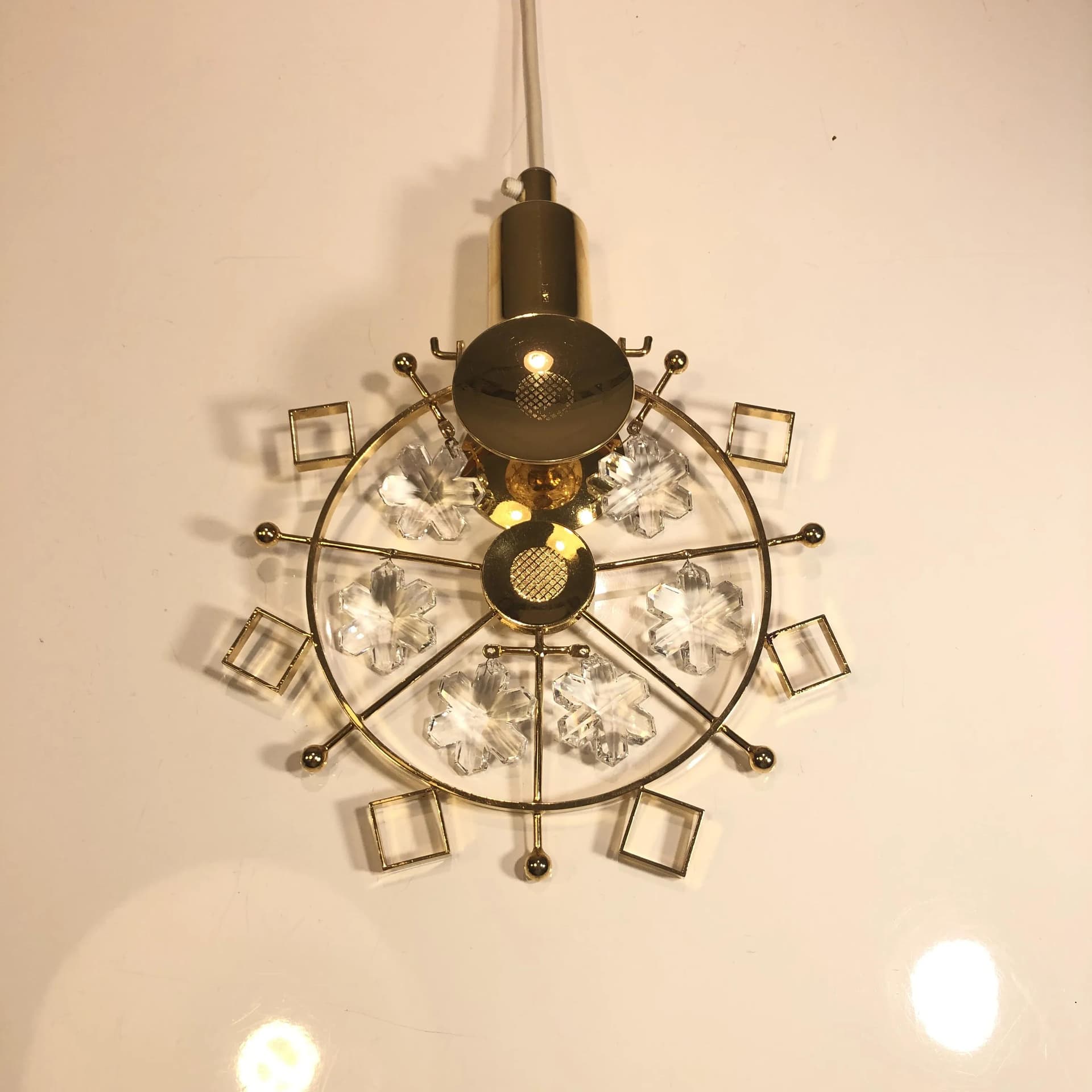 Lampa wisząca, złocona miedź, kryształ, Szwecja, lata 70. - 27716