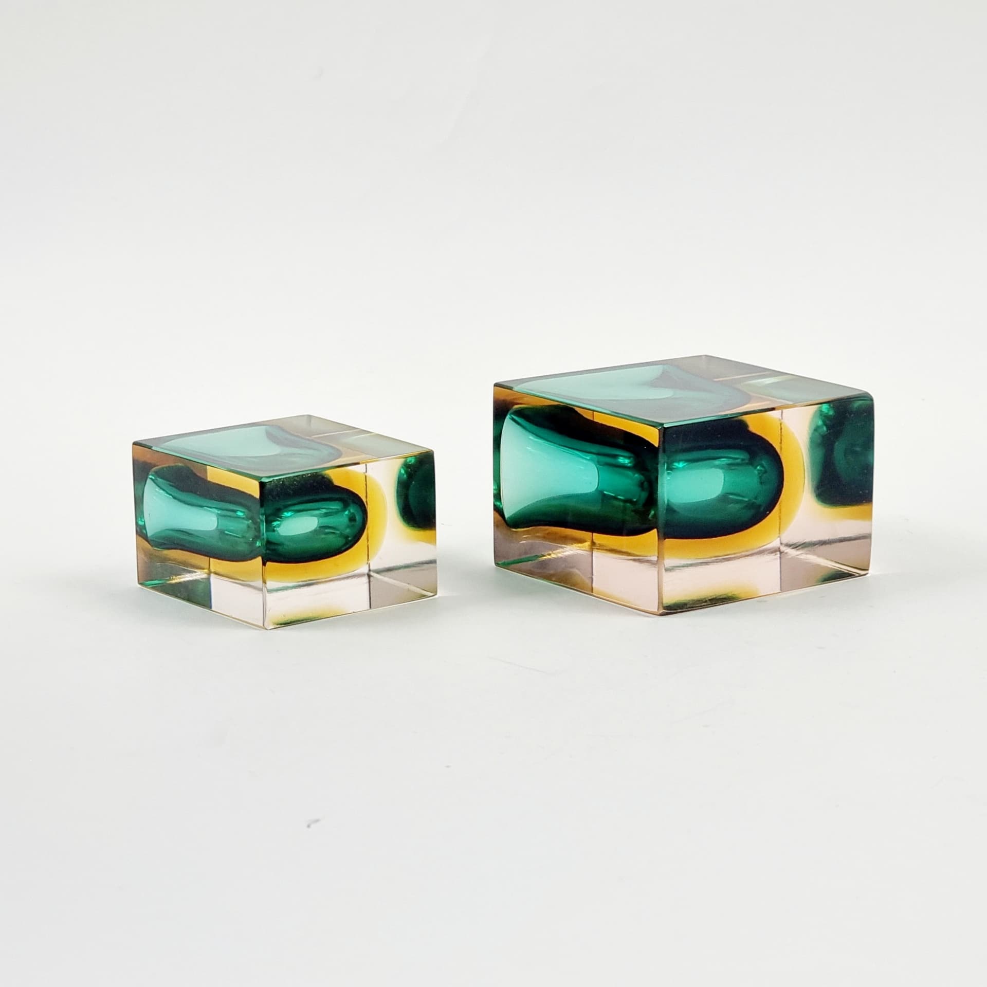 Pair of dishes Sommerso, Murano glass green yellow clear, by F. Poli, Seguso Vetri D'Arte, Italy, 1970s. - 381684