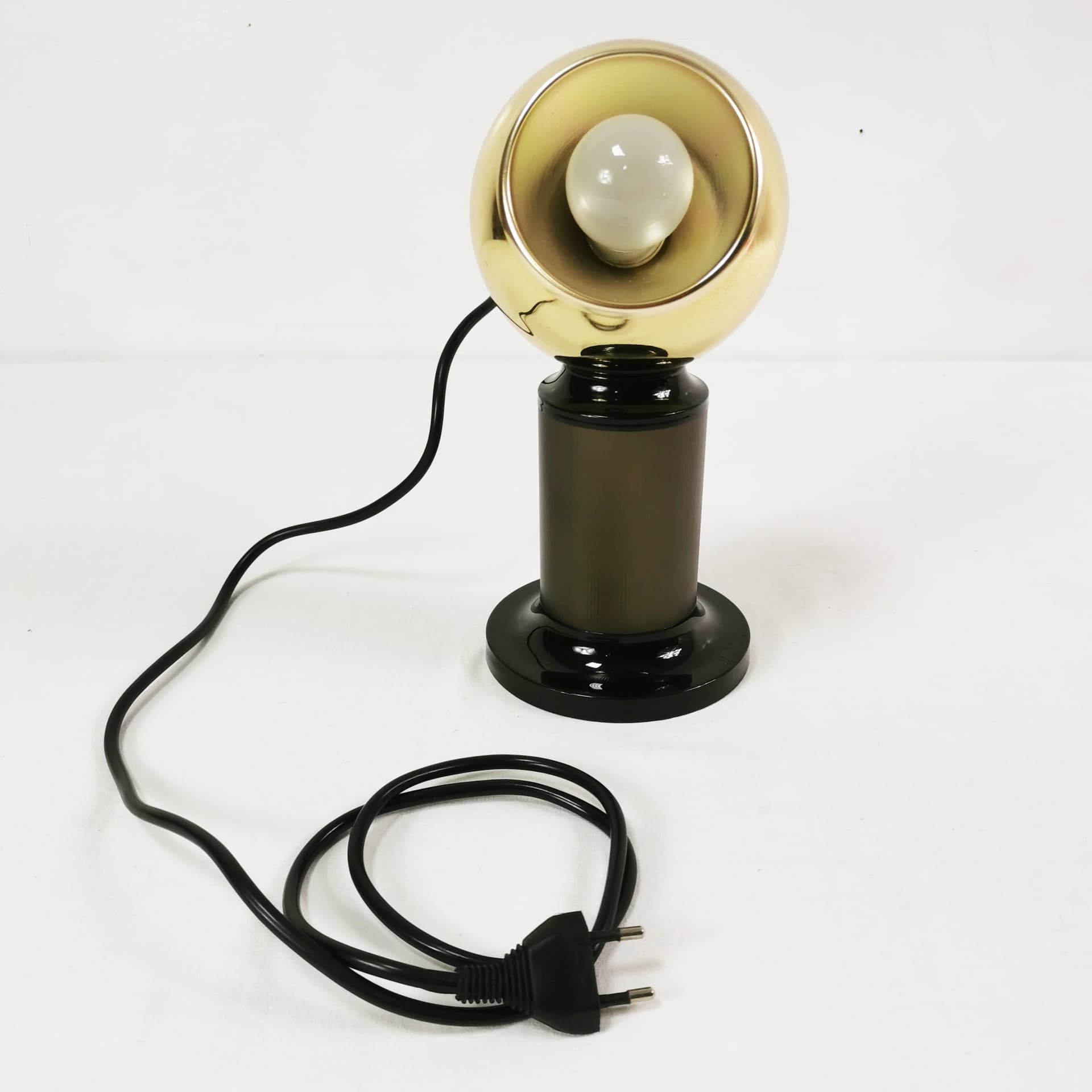Lampa stołowa Space Age, metal złoty, plastik czarny, Berendsohn, Niemcy, lata 70. - 381703
