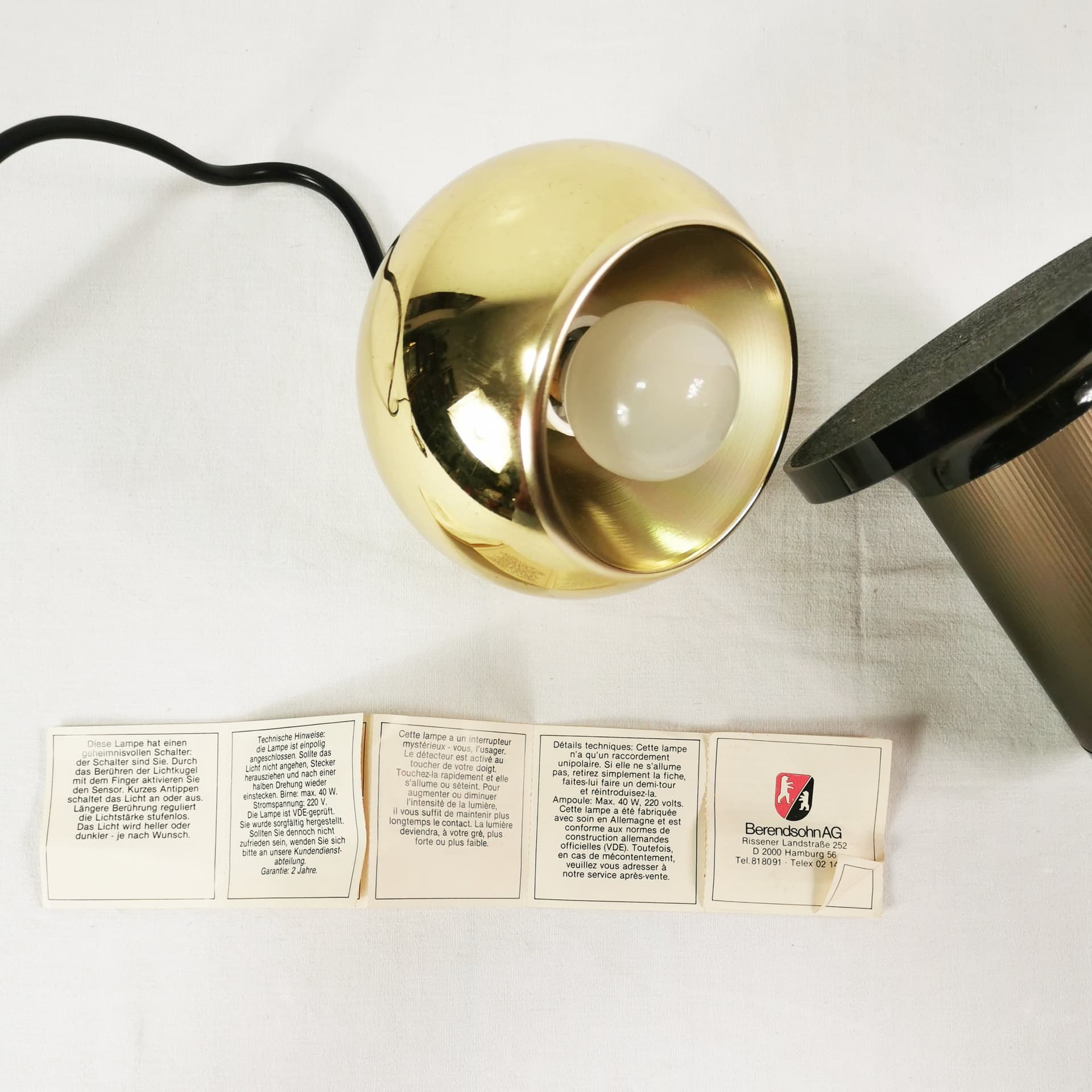Lampa stołowa Space Age, metal złoty, plastik czarny, Berendsohn, Niemcy, lata 70. - 381716