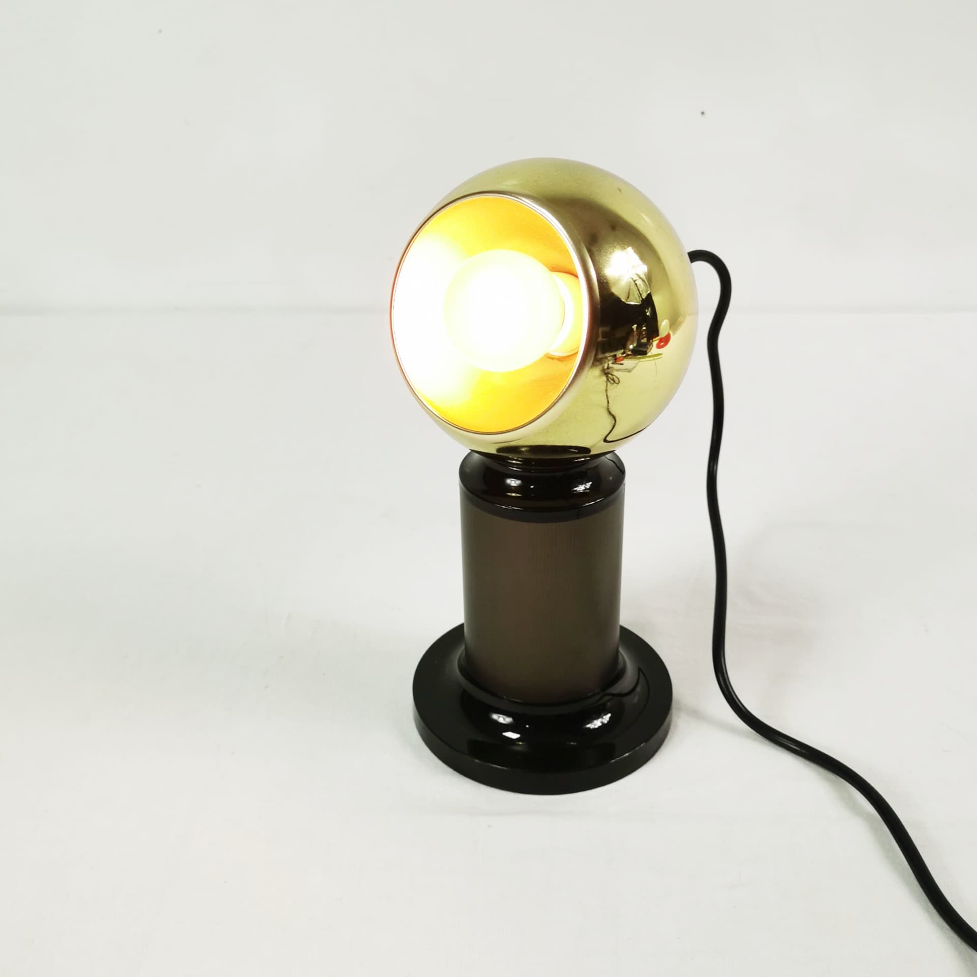 Lampa stołowa Space Age, metal złoty, plastik czarny, Berendsohn, Niemcy, lata 70. - 381702