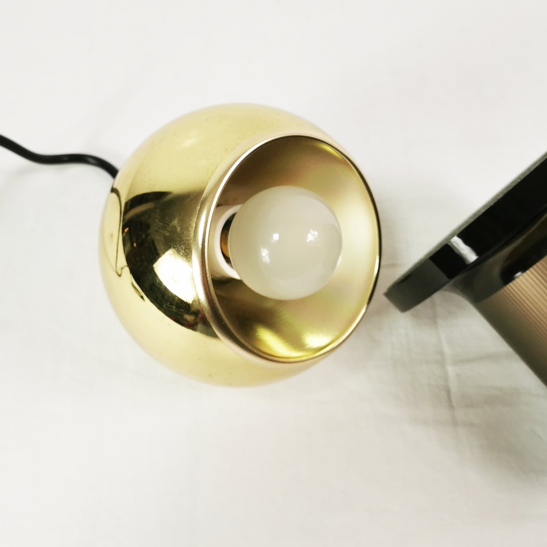 Lampa stołowa Space Age, metal złoty, plastik czarny, Berendsohn, Niemcy, lata 70. - 381710