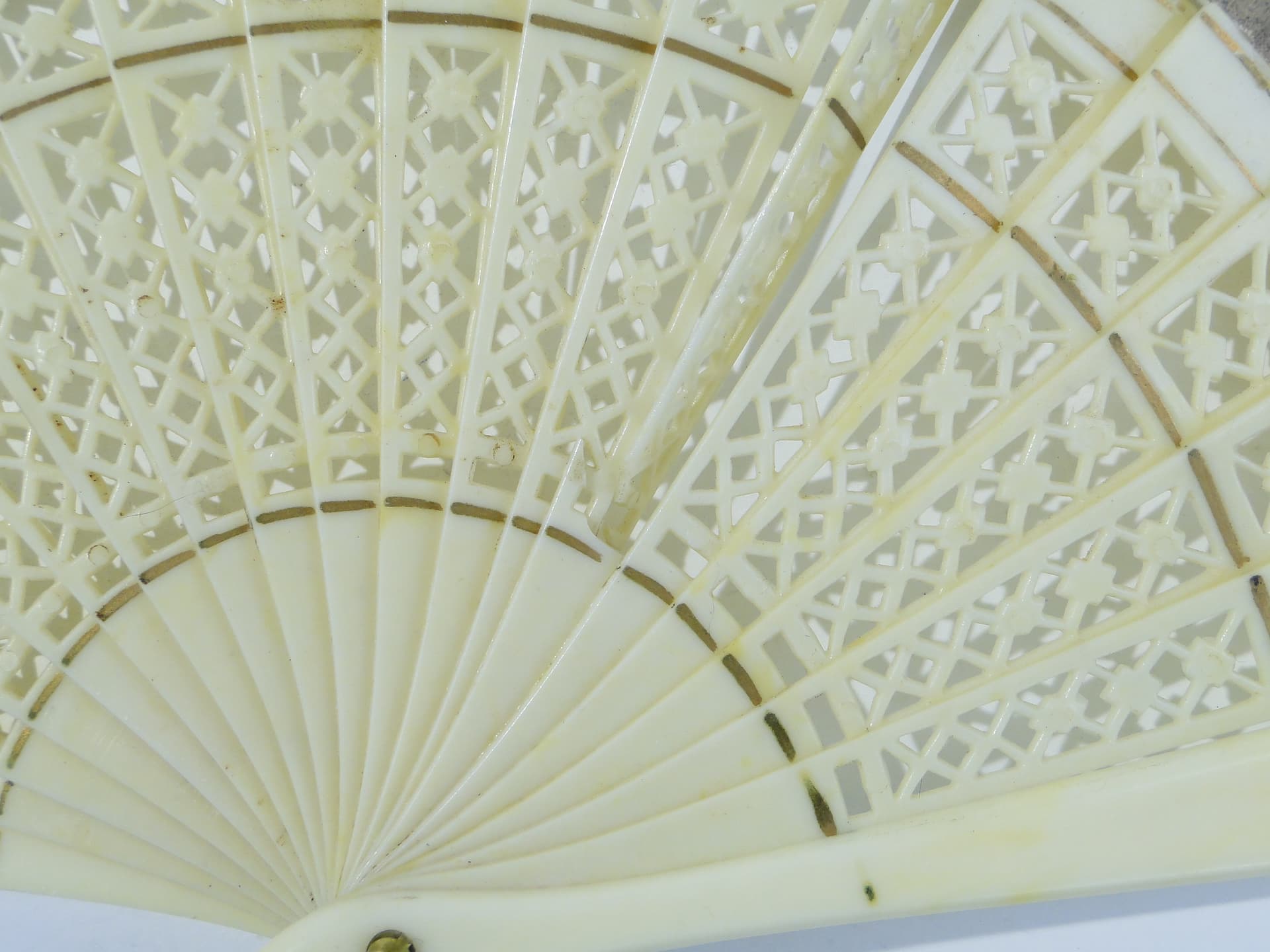 Fan, beige, celluloid canvas, Western Europe, early 20th century - 381793
